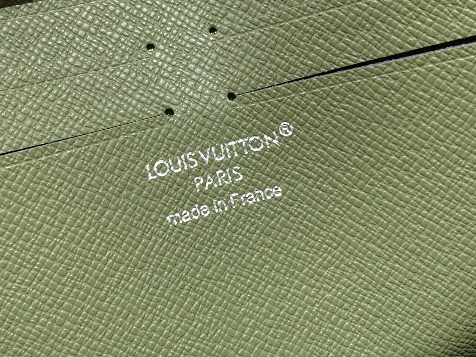 Women's Clutches LOUIS VUITTON 17499385