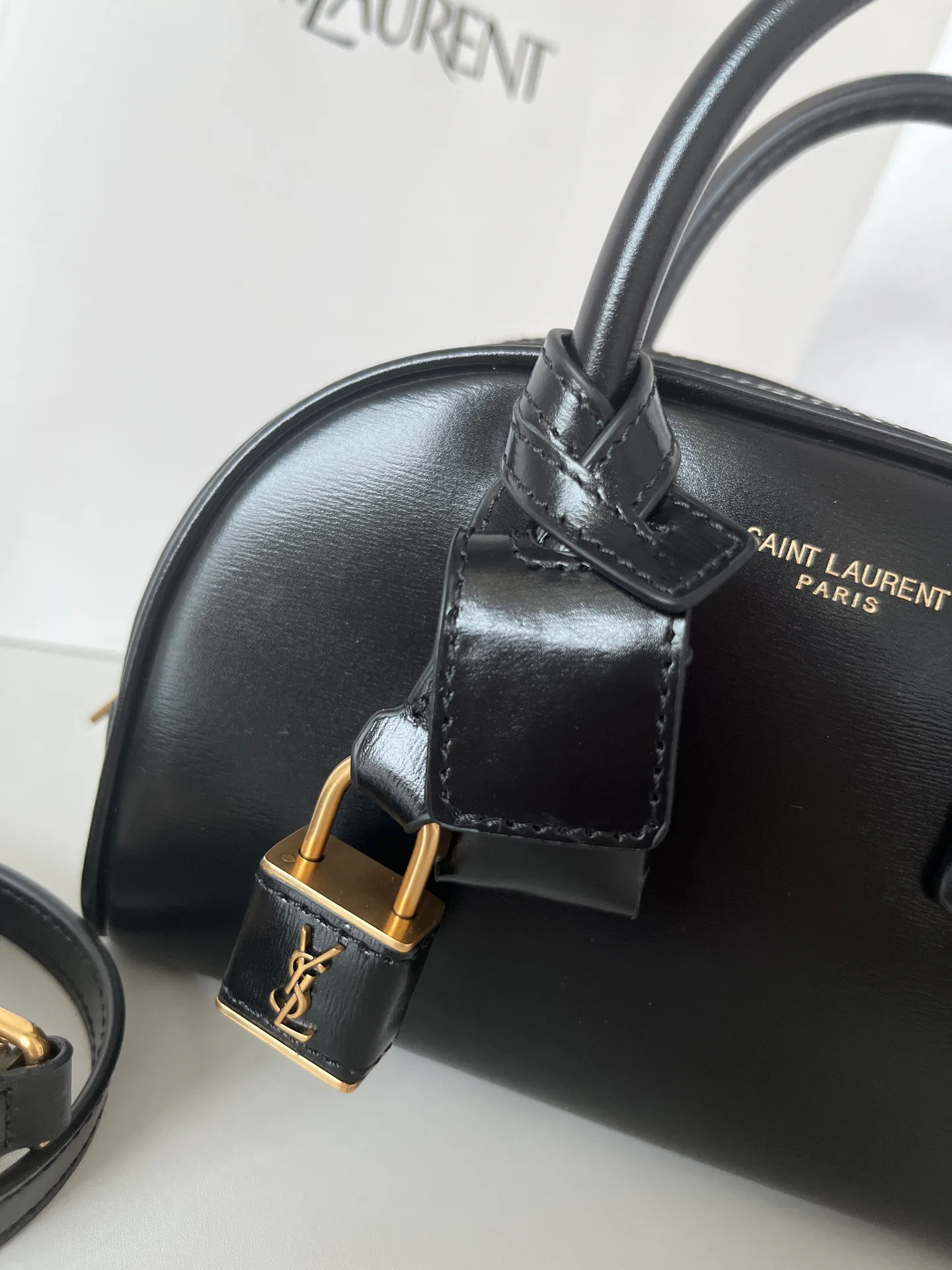 Классические Сумки Женские Saint Laurent 18610964