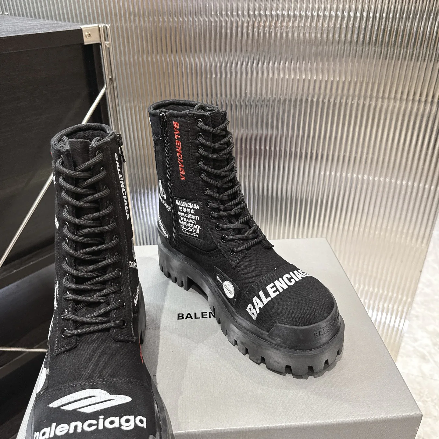 Ботинки Мужские Balenciaga 18598035