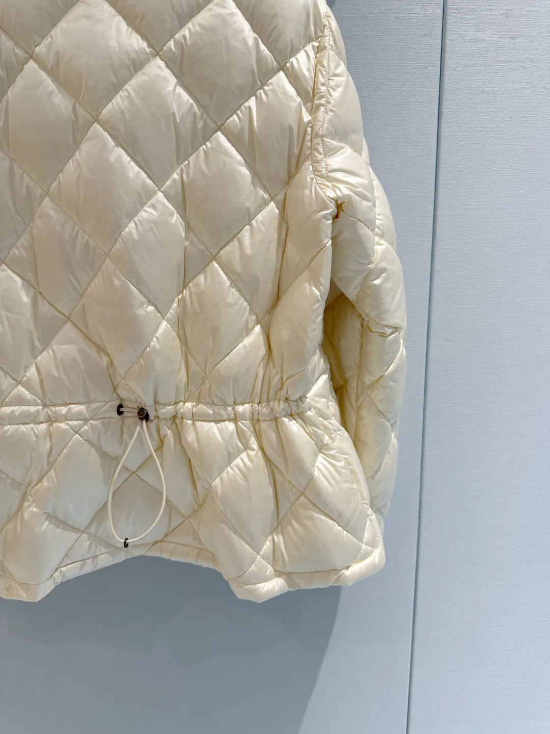 Women's Jackets And Down Jackets MONCLER 18474198