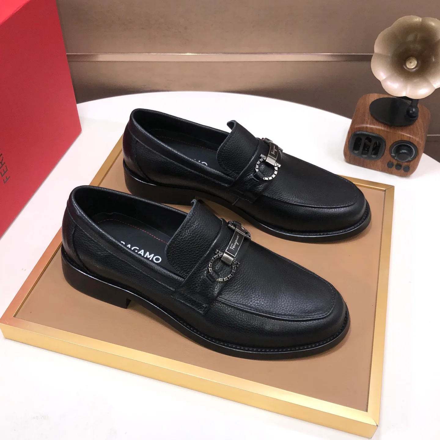Men's Loafers And Dress Shoes SALVATORE FERRAGAMO 18262176