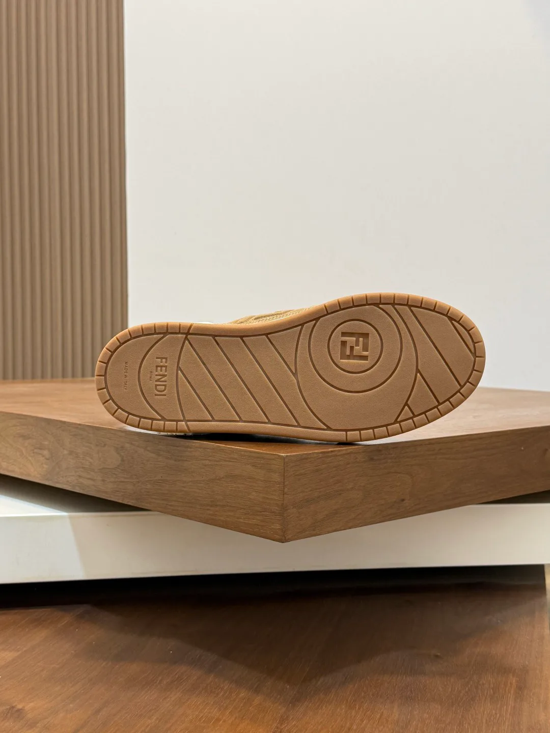 Women's Sneakers FENDI 18116590