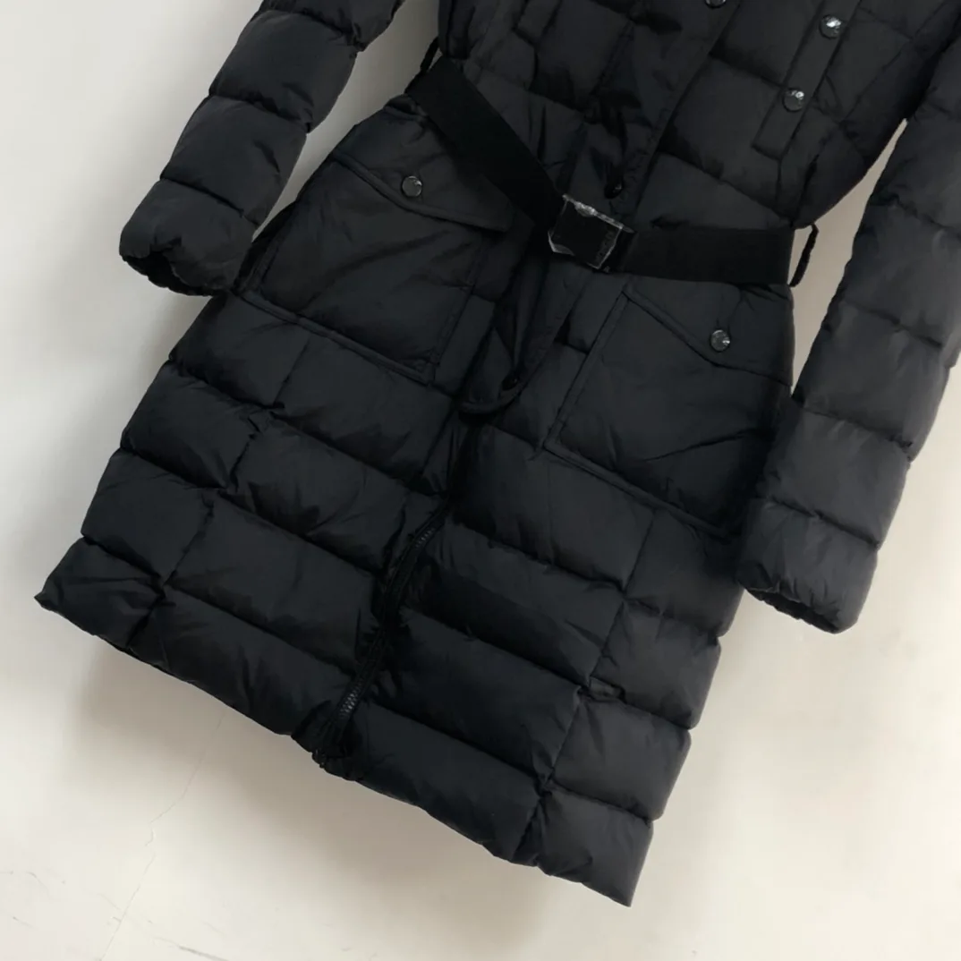 Women's Jackets And Down Jackets MONCLER 18188704