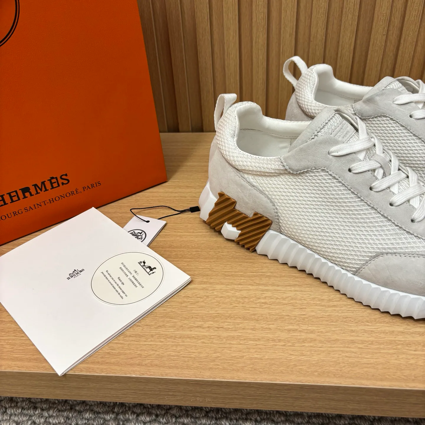 Women's Sneakers LOUIS VUITTON 18438921