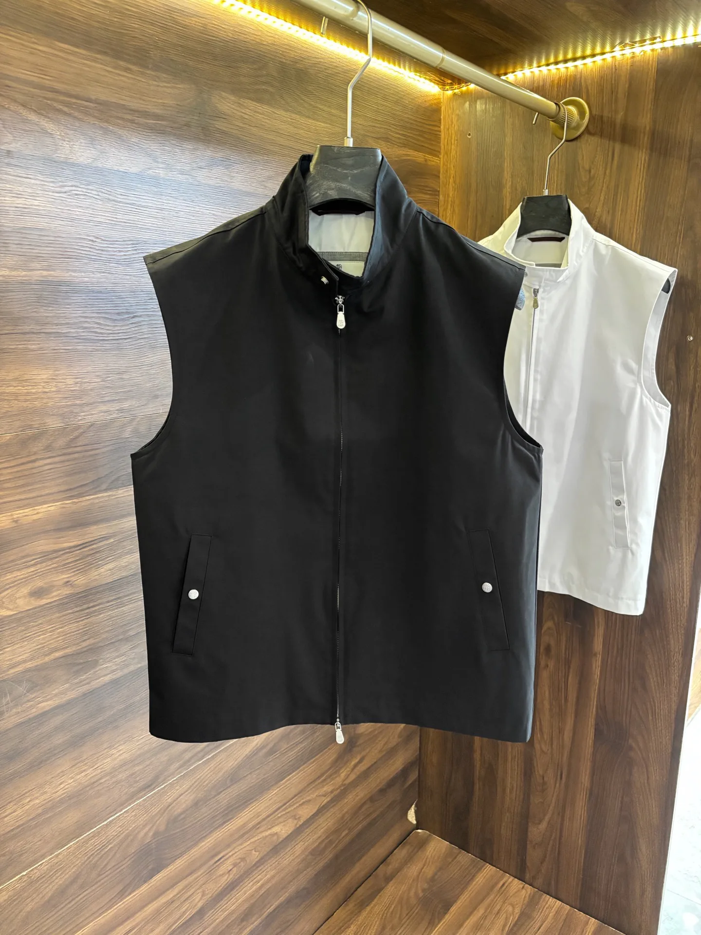 Men's Vests BRUNELLO CUCINELLI 17612470
