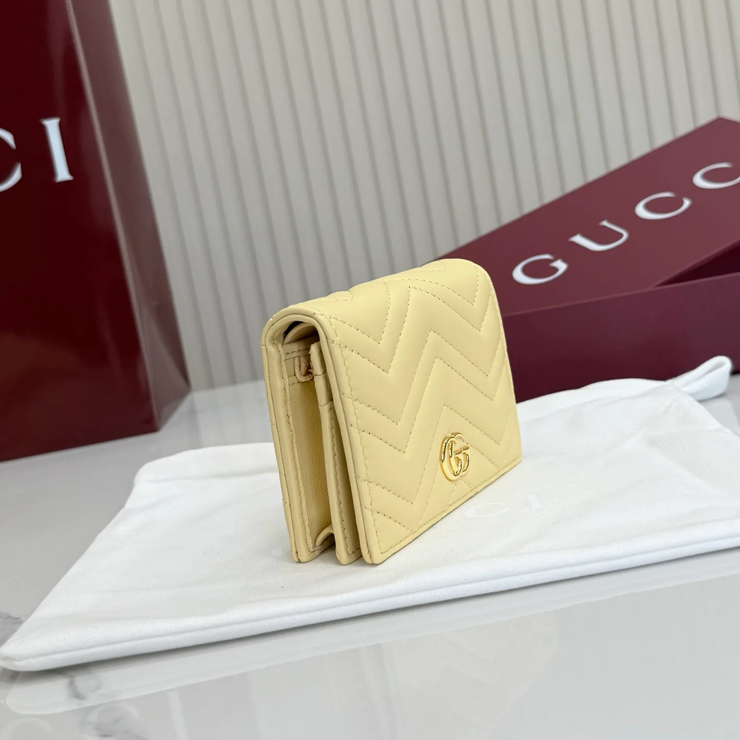 Women's Clutches GUCCI 17948237