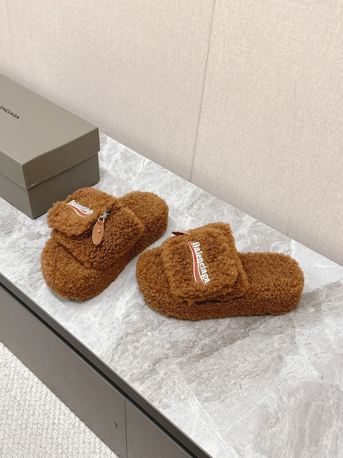 Women's Slippers BALENCIAGA 18419423