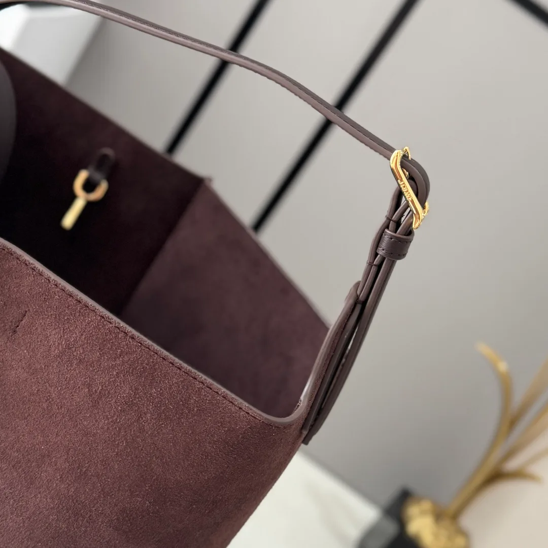 Women's Classic Handbags LOEWE 17796959