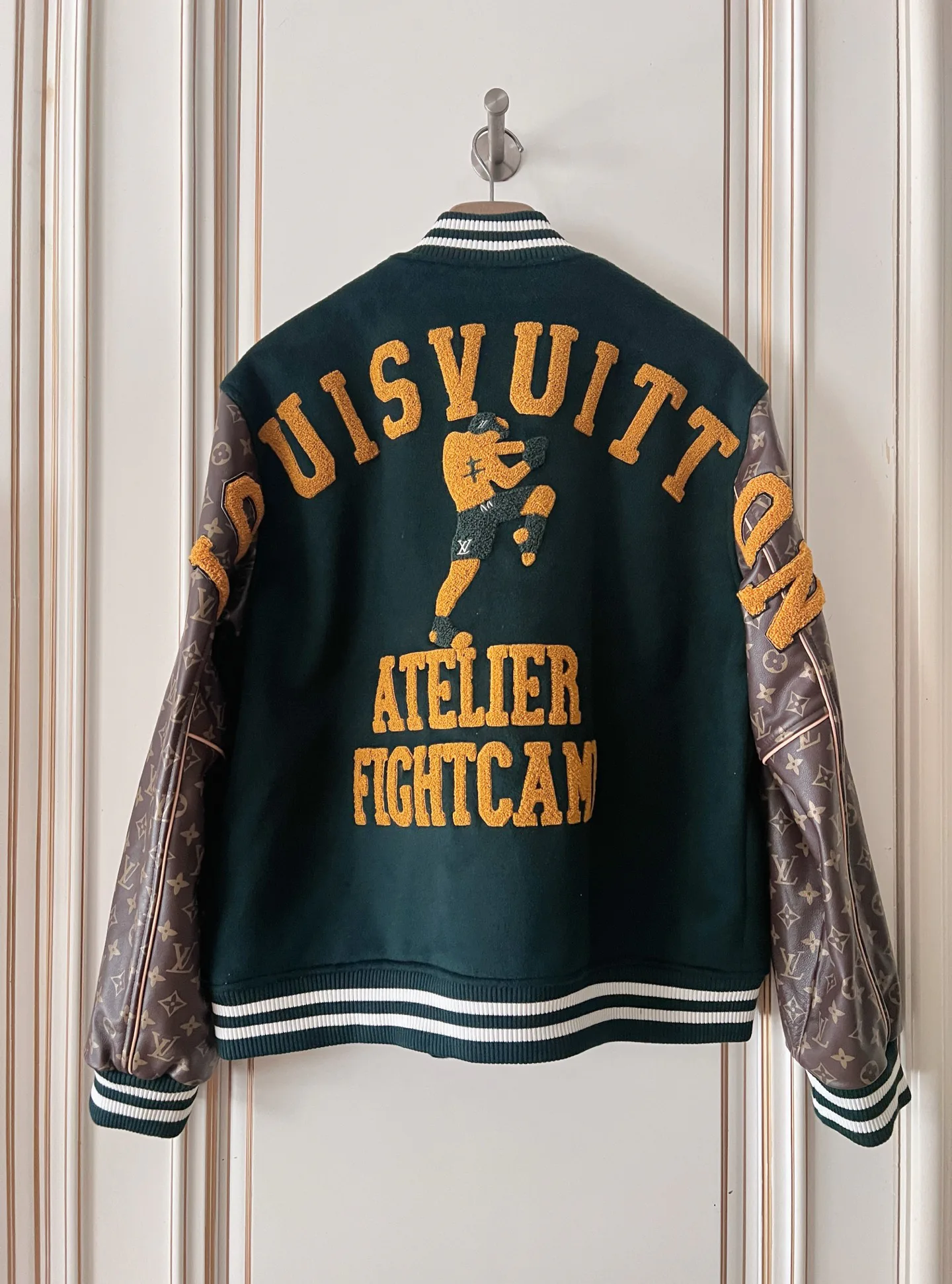 Women's Jackets And Down Jackets LOUIS VUITTON 18409010