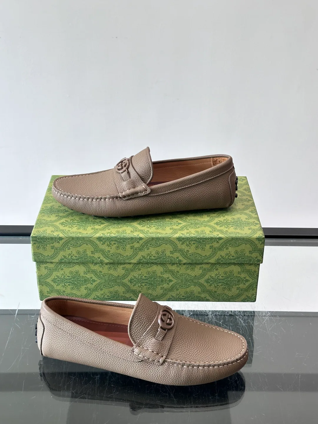 Men's Loafers And Dress Shoes GUCCI 17588558