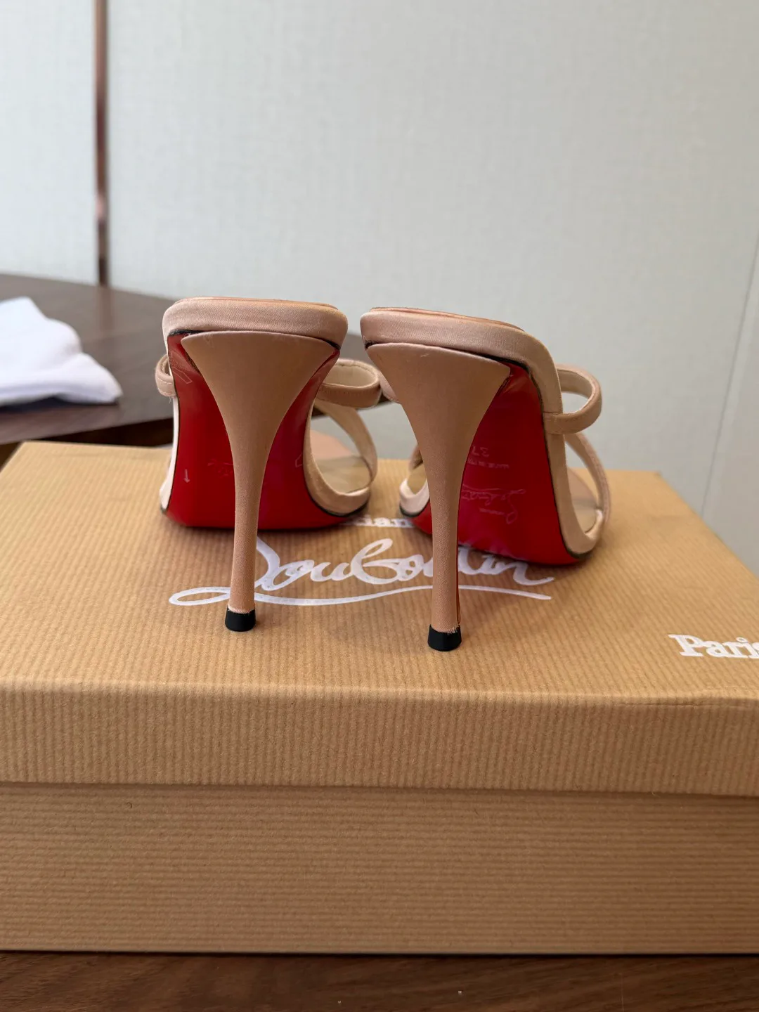Women's Open-Toe Sandals CHRISTIAN LOUBOUTIN 18183096