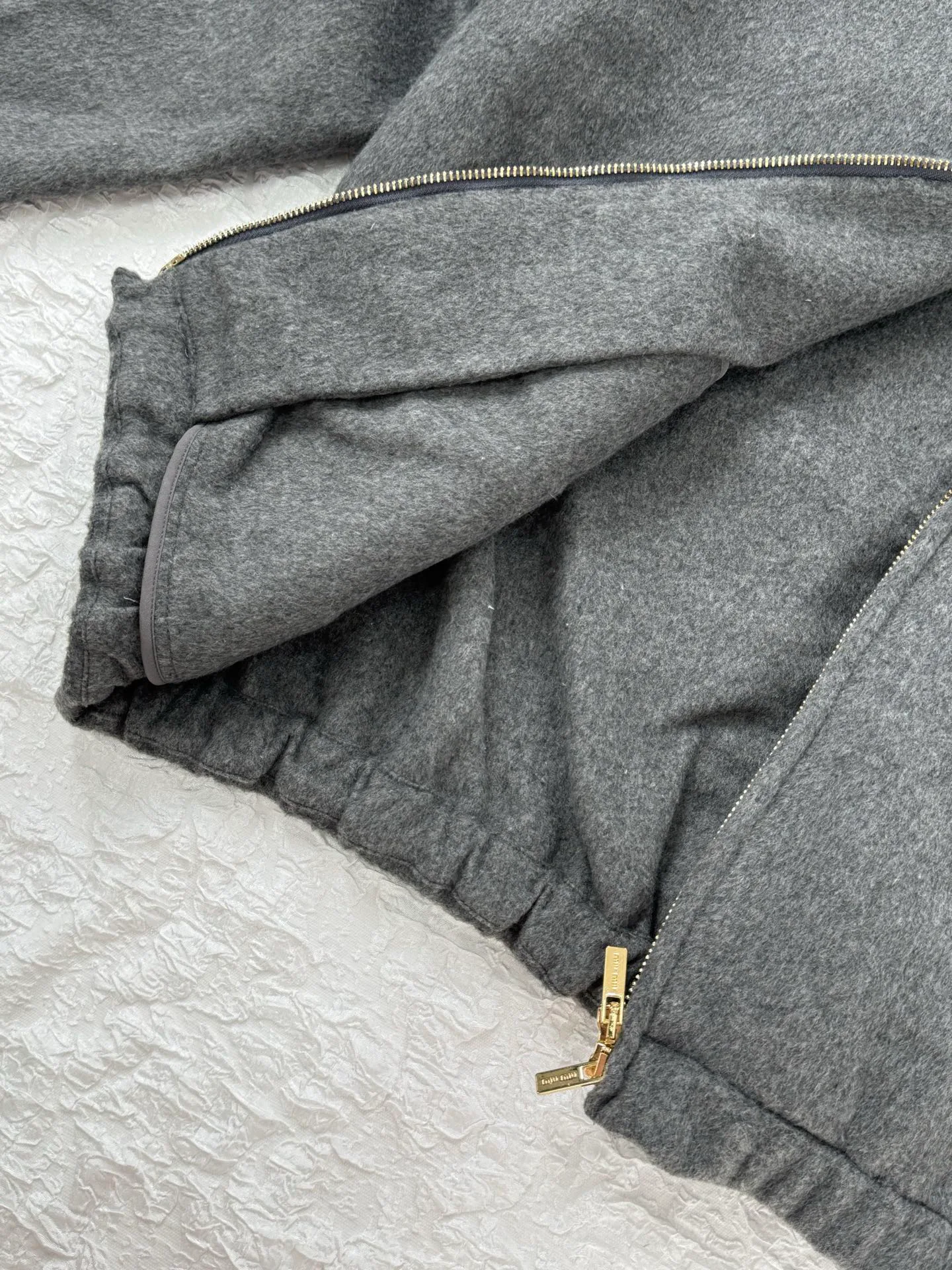 Куртки И Пуховики Мужские Miu Miu 18645169