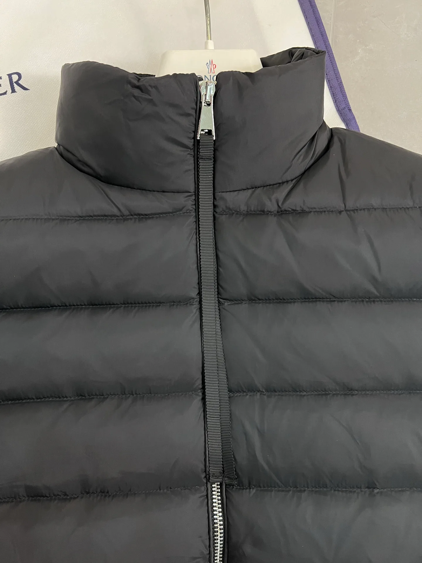 Куртки И Пуховики Женские Moncler 18599808