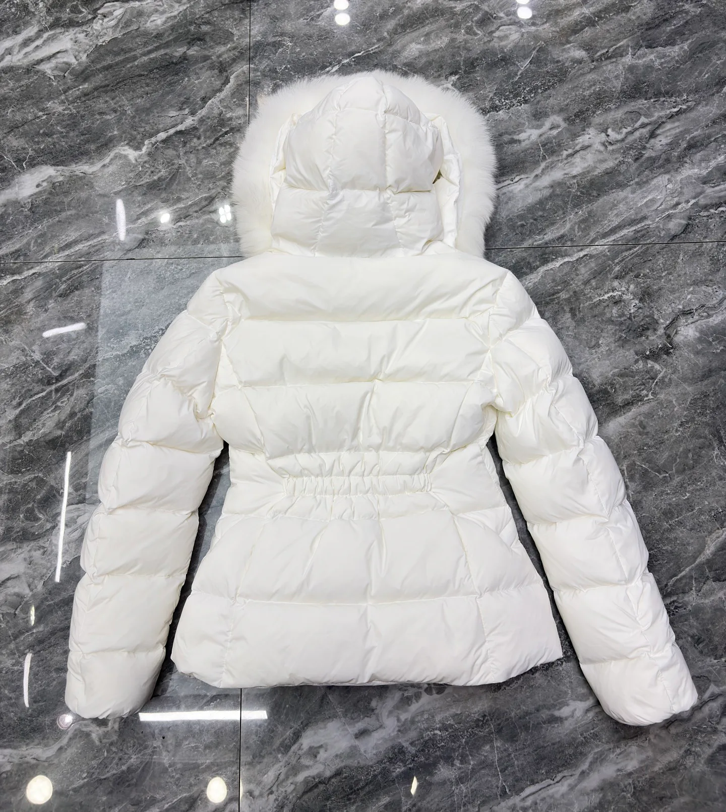 Women's Jackets And Down Jackets MONCLER 18111721