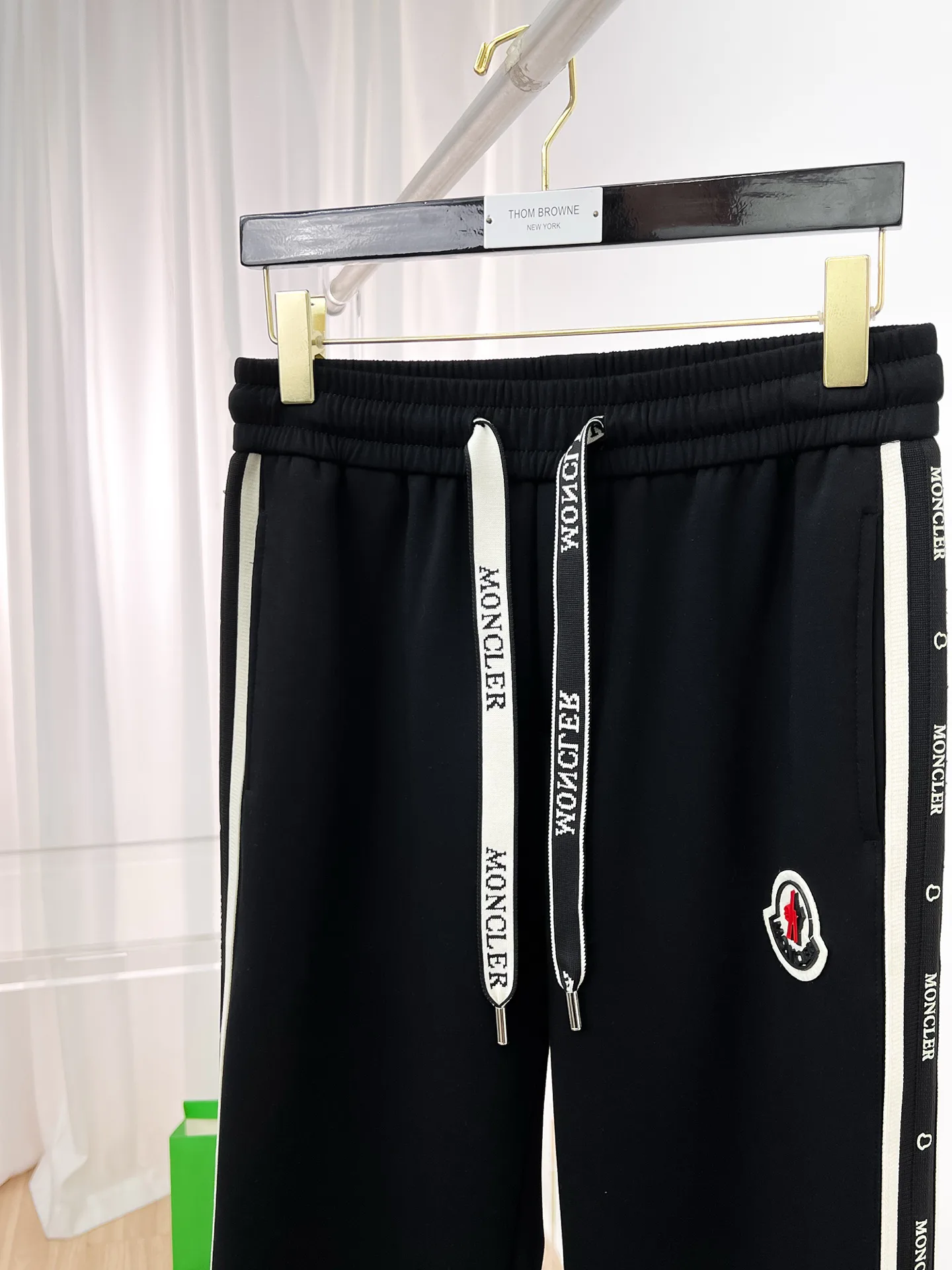 Men's Trousers MONCLER 18399267