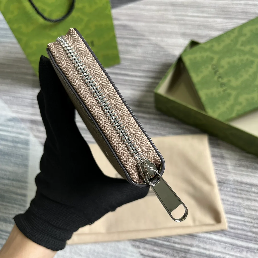 Women's Clutches GUCCI 17949134