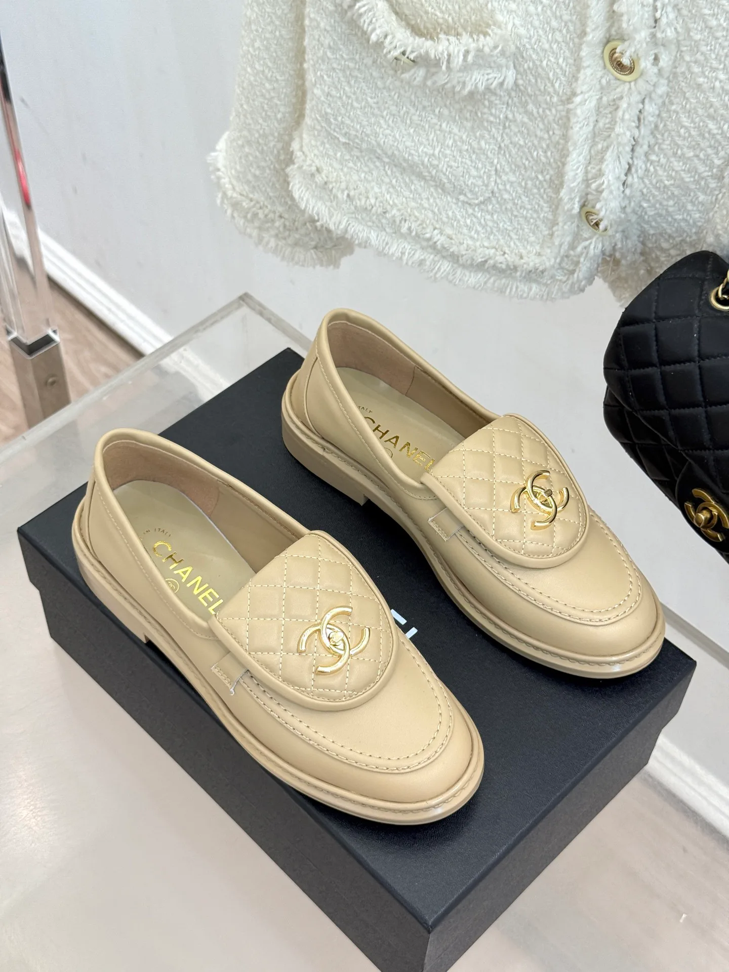 Women's Loafers And Moccasins CHANEL 17336069