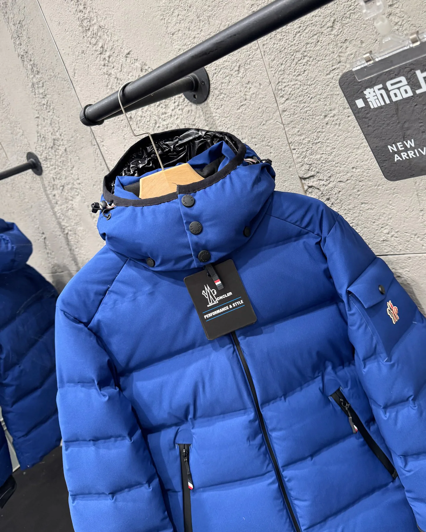 Men's Jackets And Down Jackets MONCLER 17942231