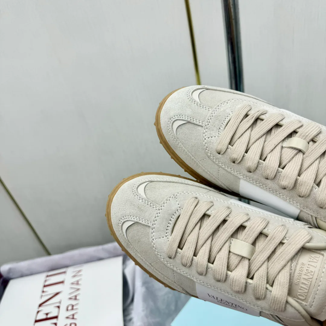 Women's Sneakers VALENTINO 17955034