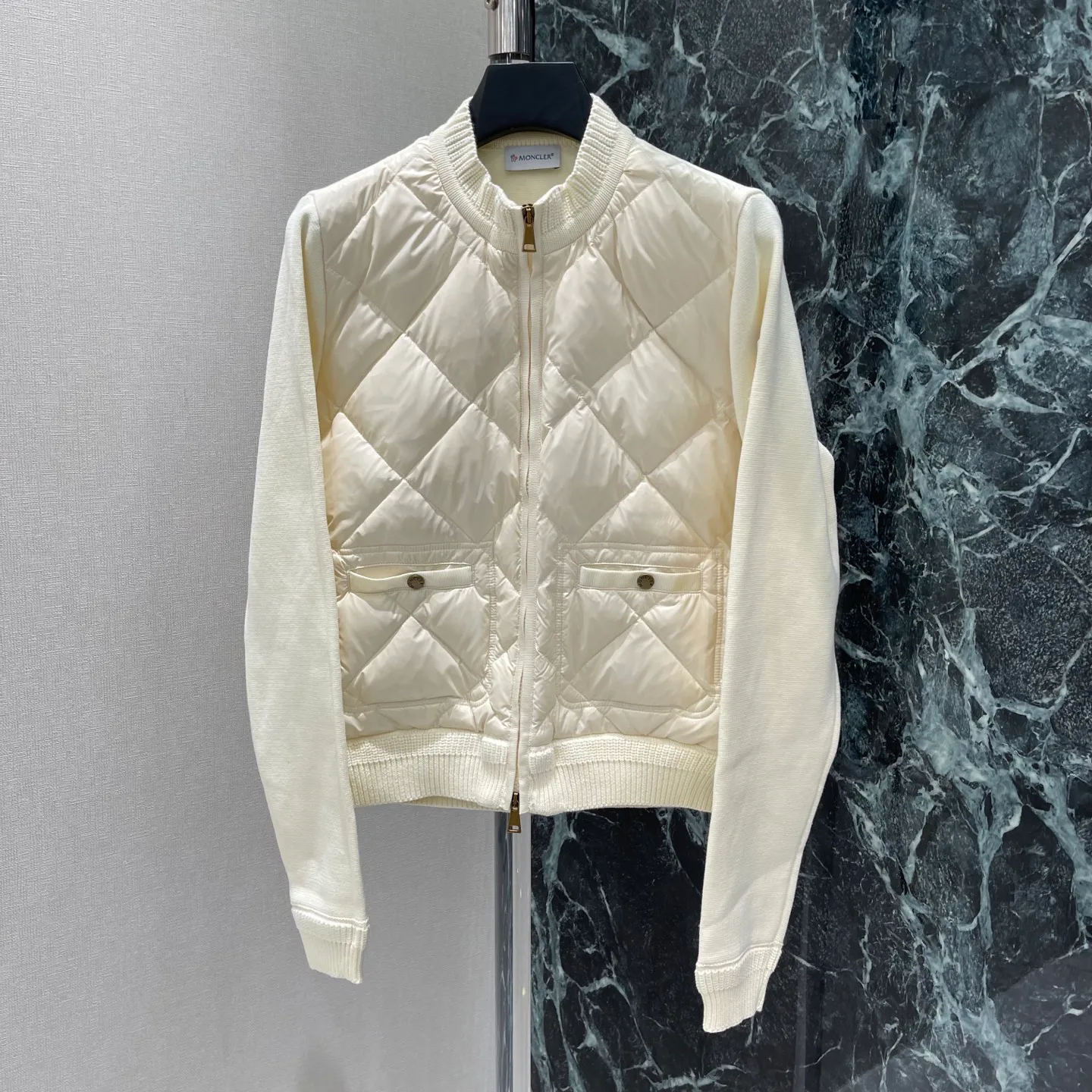 Women's Jackets And Down Jackets MONCLER 18030711