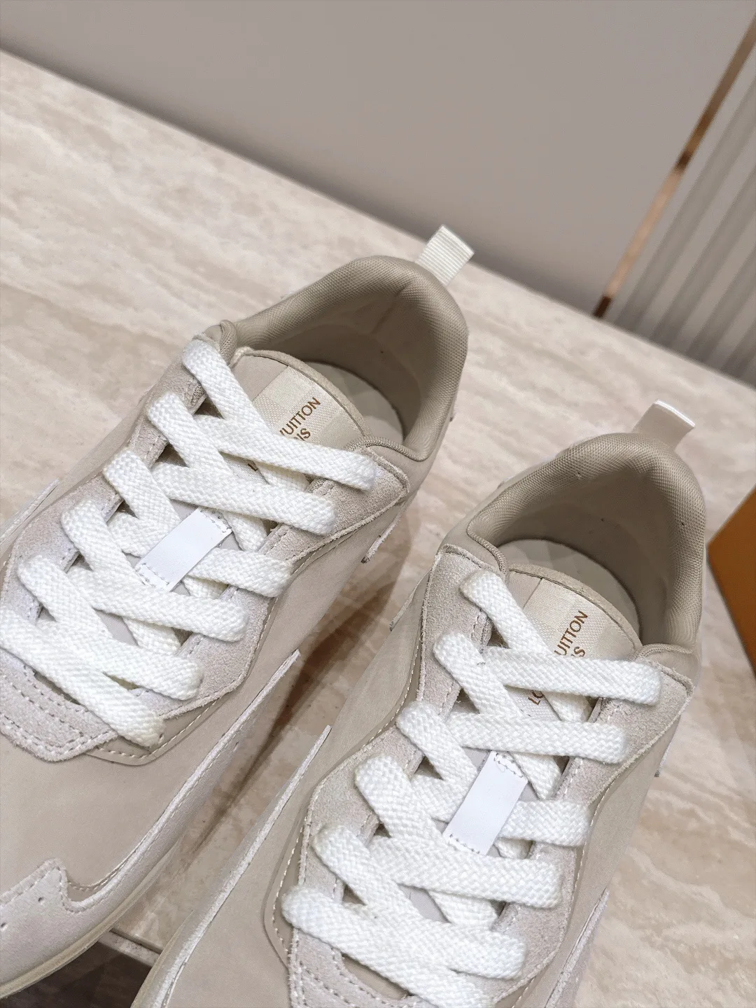Men's Sneakers LOUIS VUITTON 17946646
