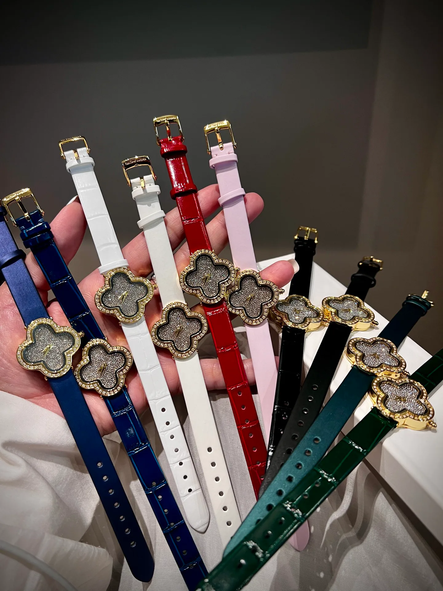Women's Watches VAN CLEEF & ARPELS 17800705