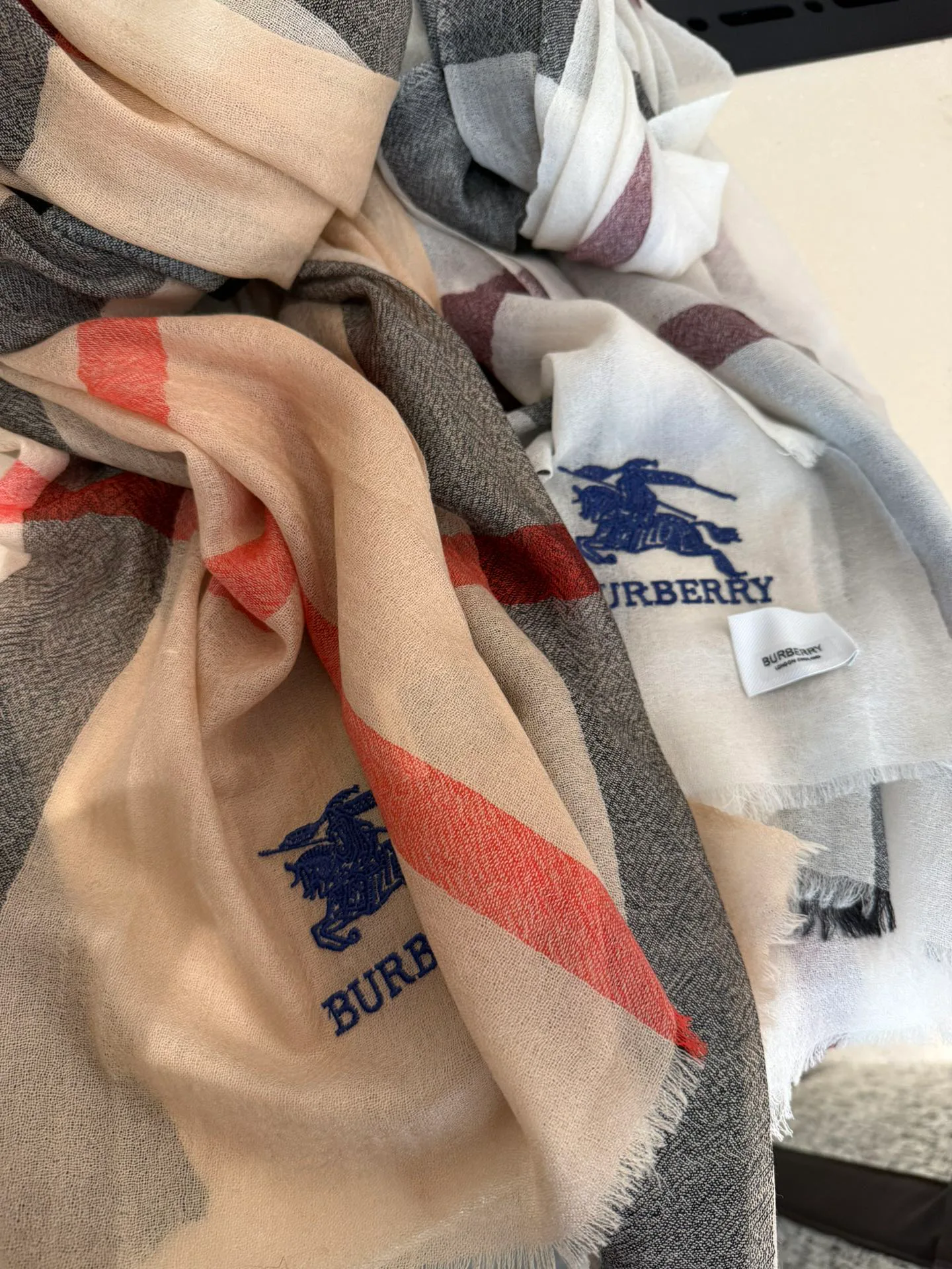 Scarves BURBERRY 18275108
