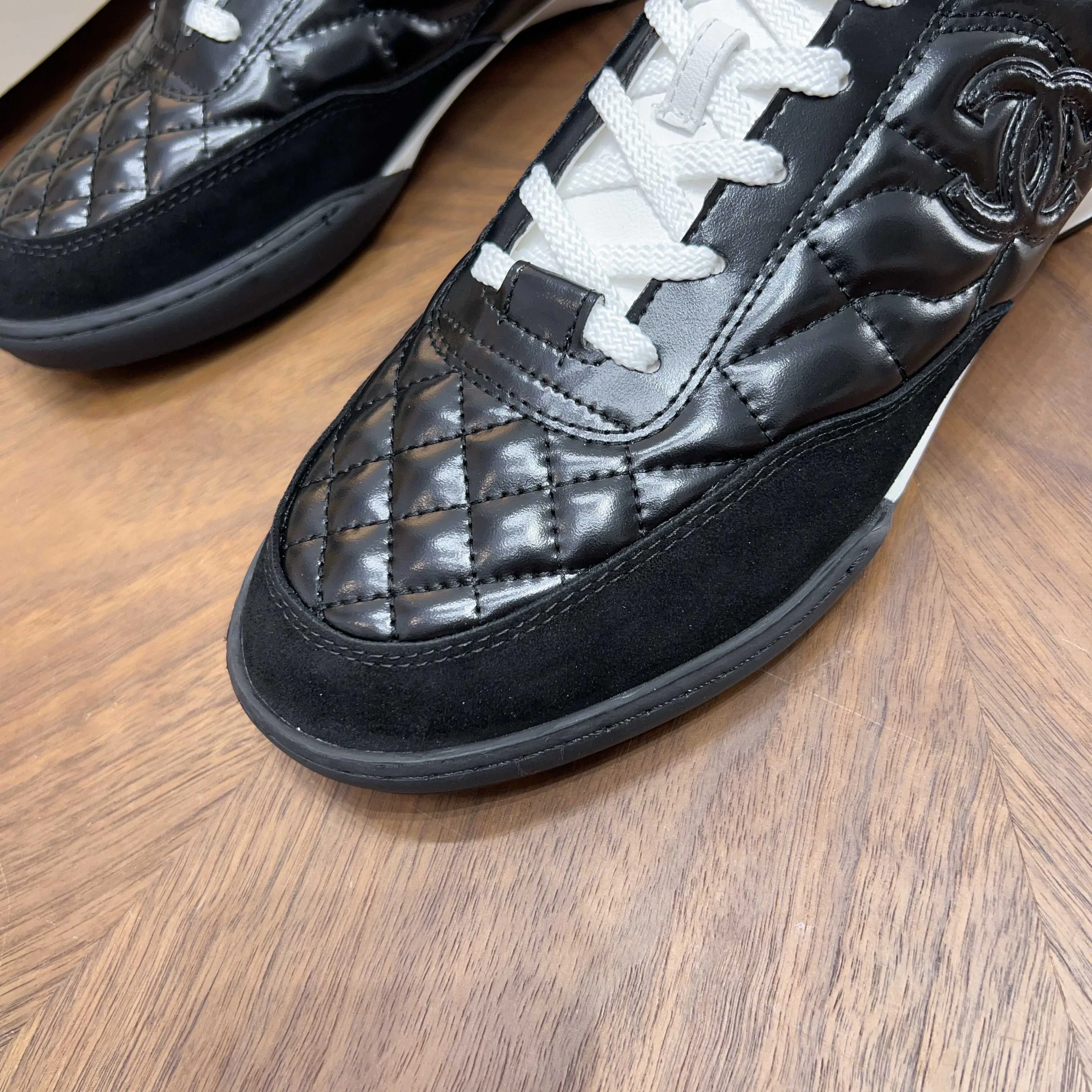 Women's Sneakers CHANEL 17918722