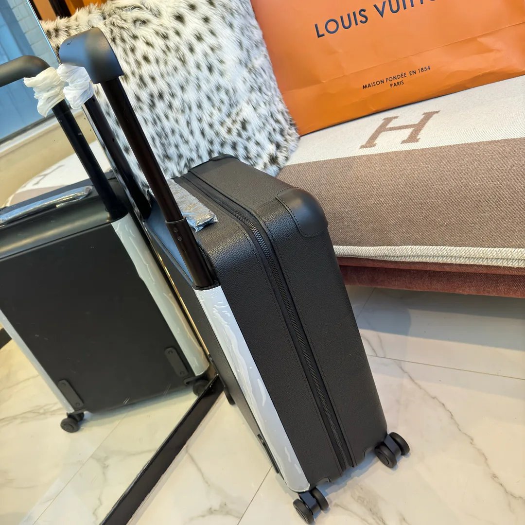 Suitcases LOUIS VUITTON 17675225