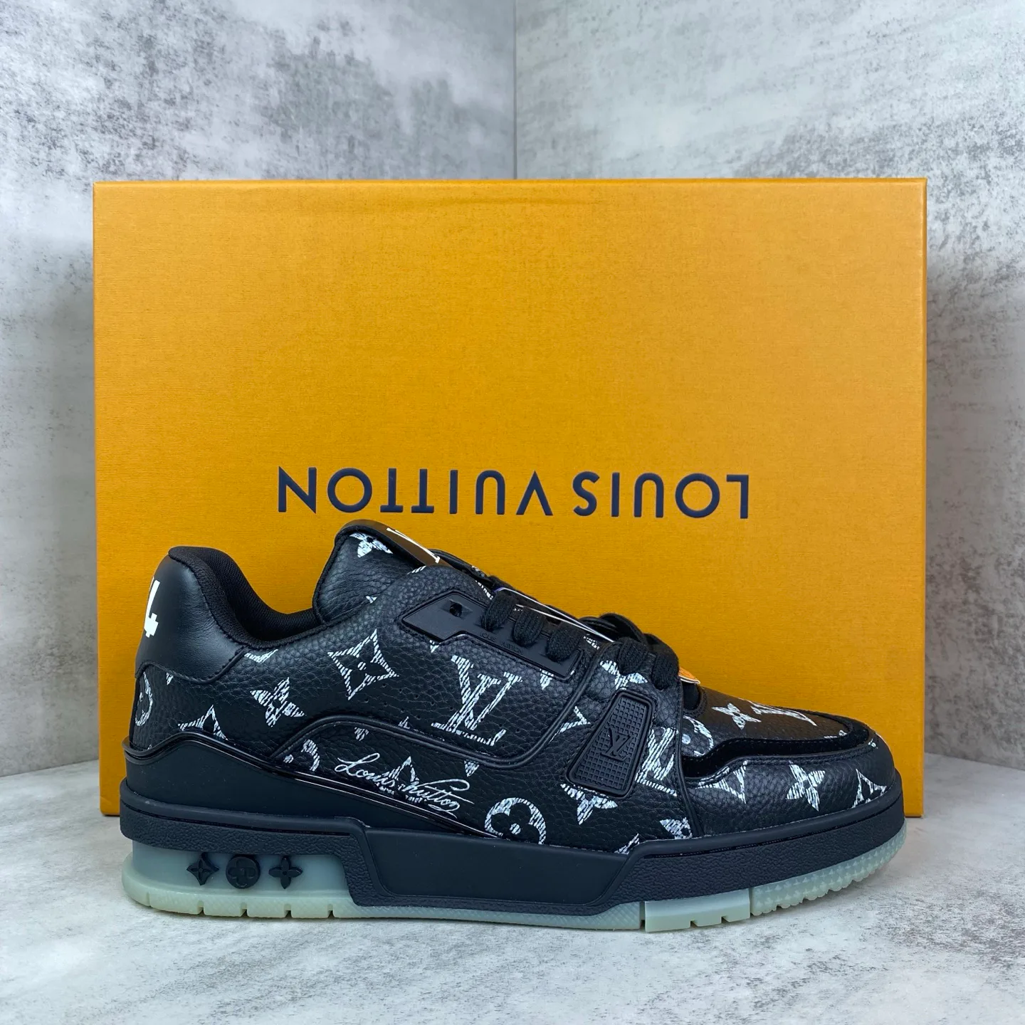 Men's Sneakers LOUIS VUITTON 17818940
