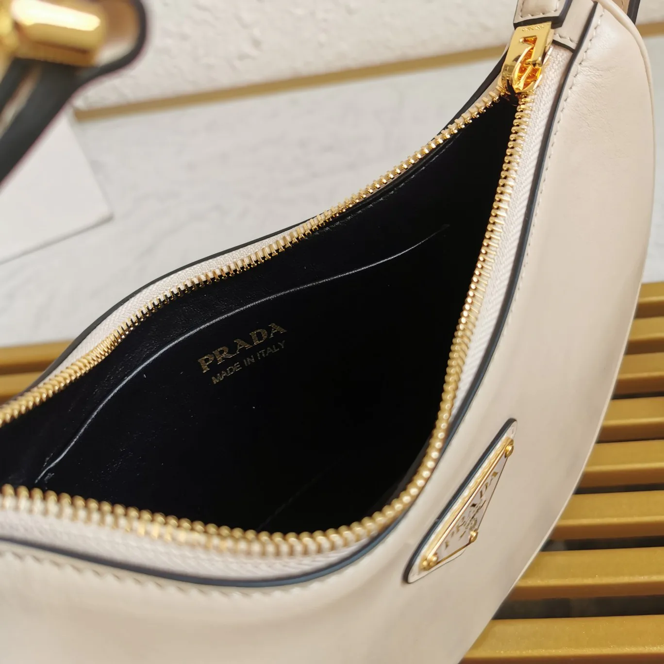 Women's Classic Handbags PRADA 18323080