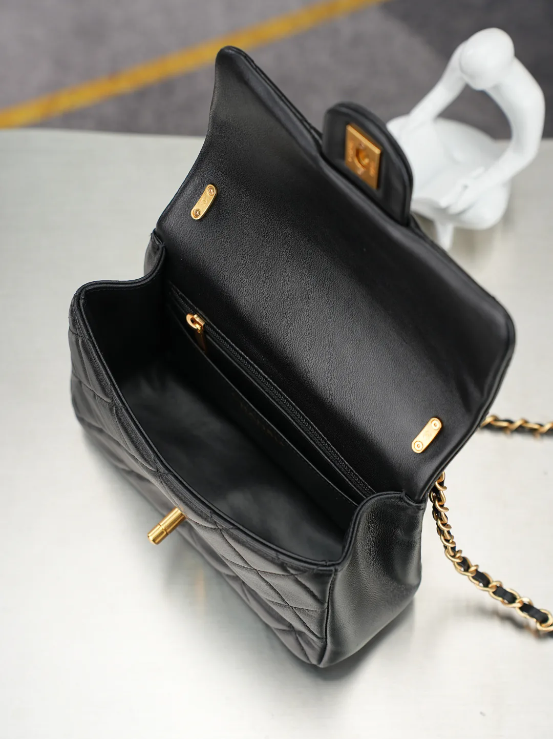Women's Classic Handbags CHANEL 17498582