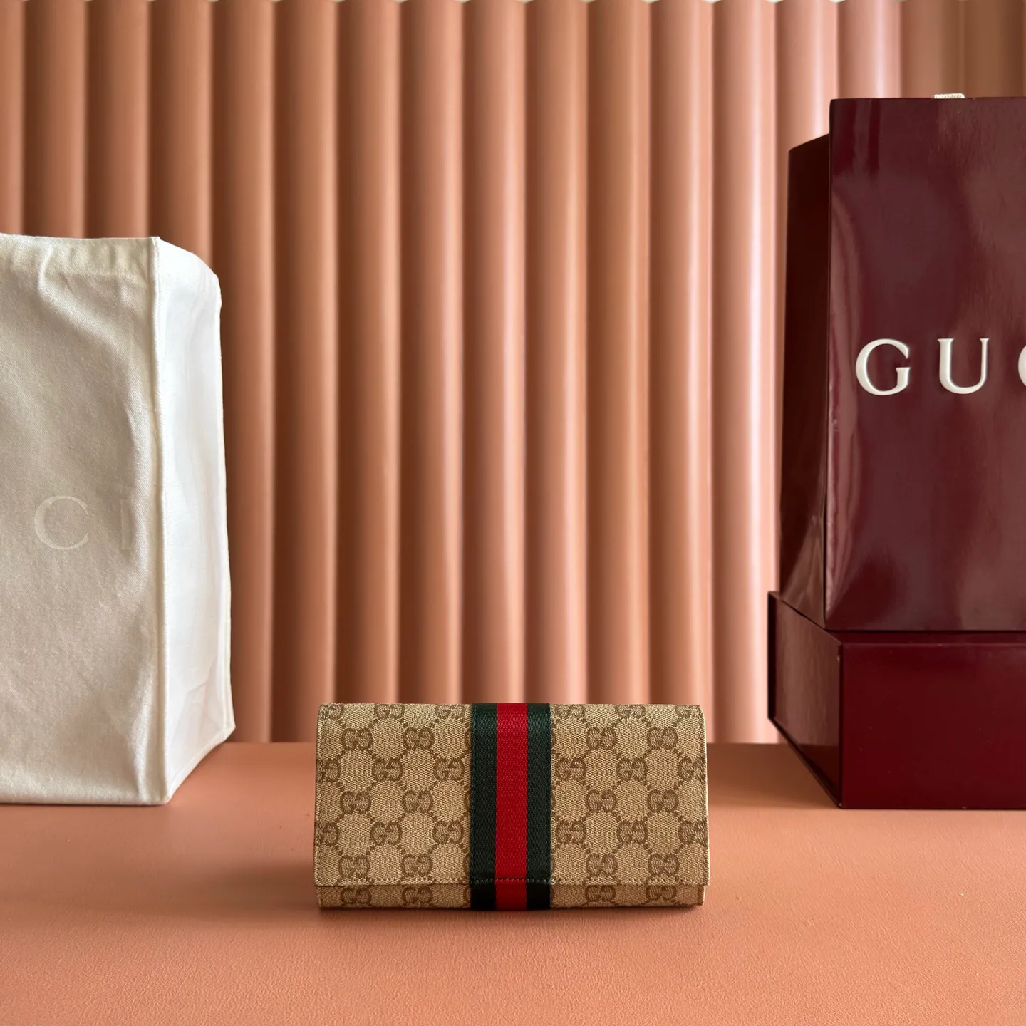 Women's Clutches GUCCI 17947889