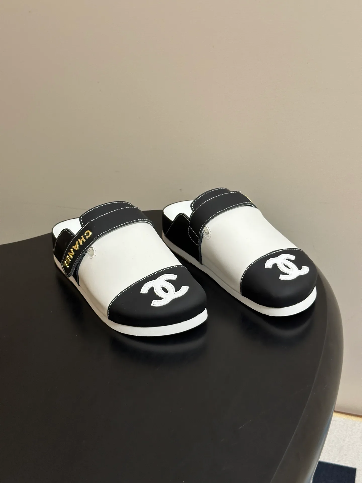 Women's Mules And Clogs CHANEL 17830295