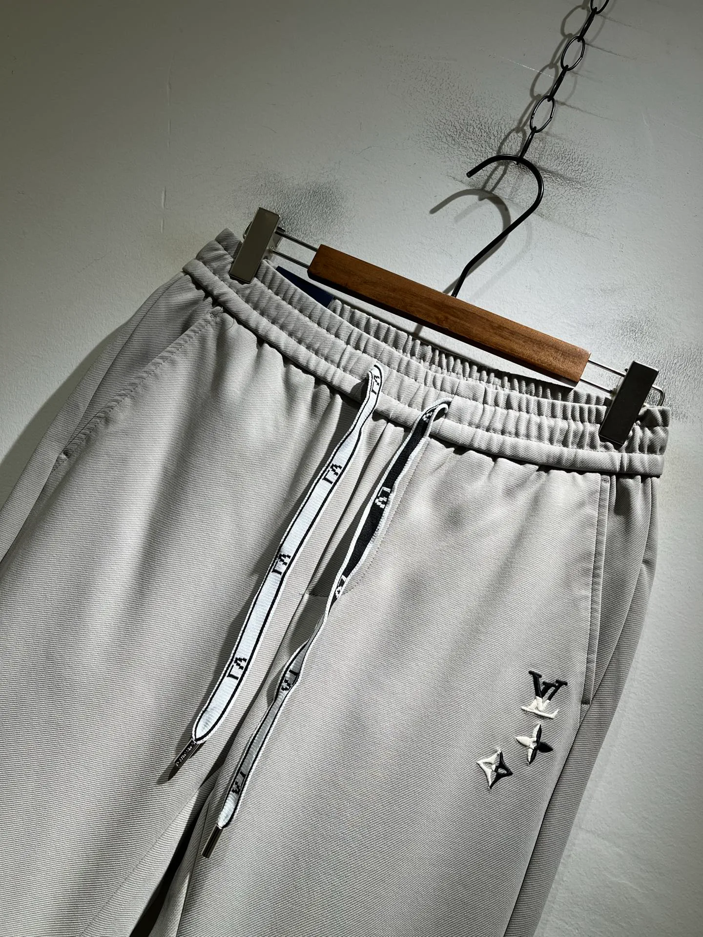 Men's Trousers LOUIS VUITTON 18343130