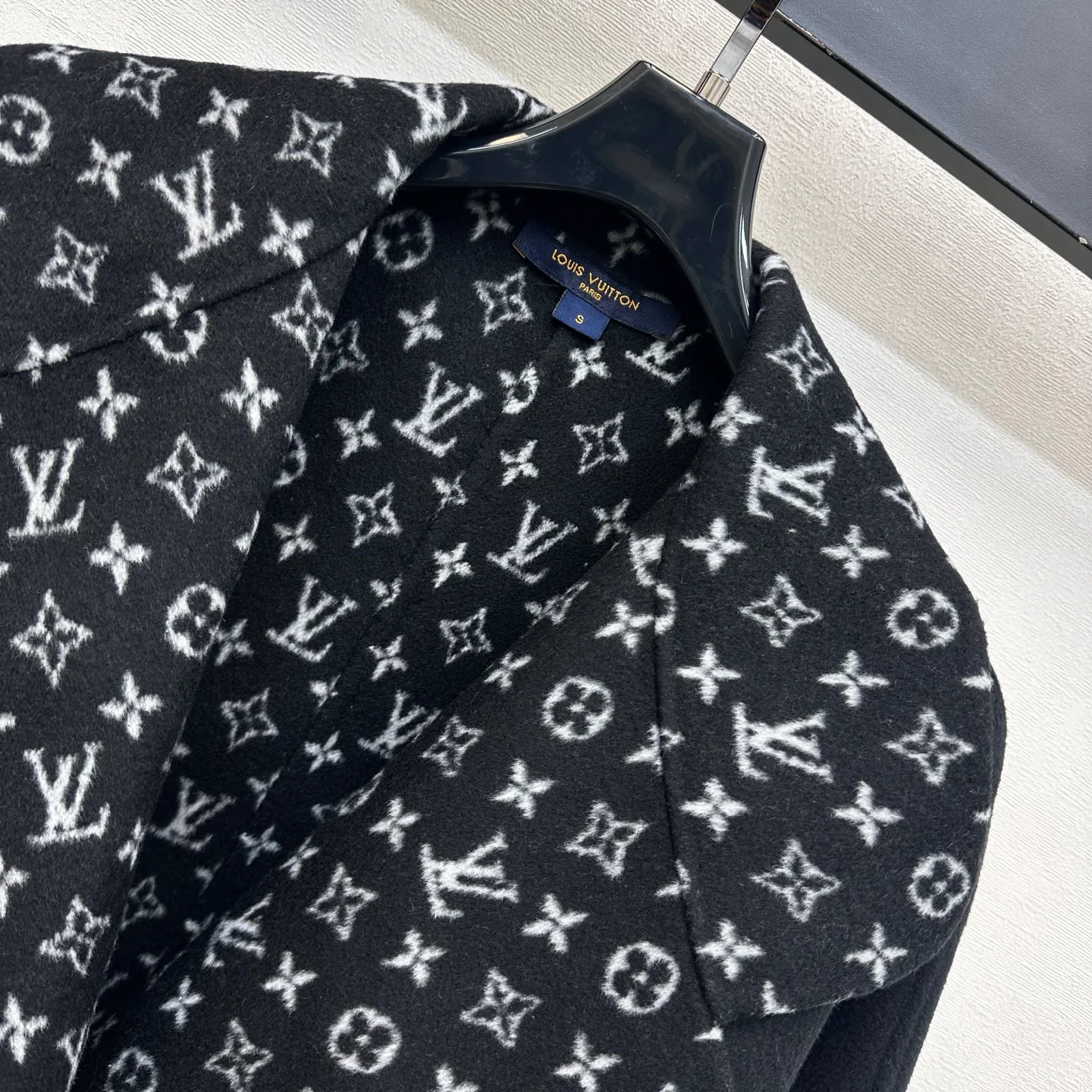 Women's Coats LOUIS VUITTON 18680903