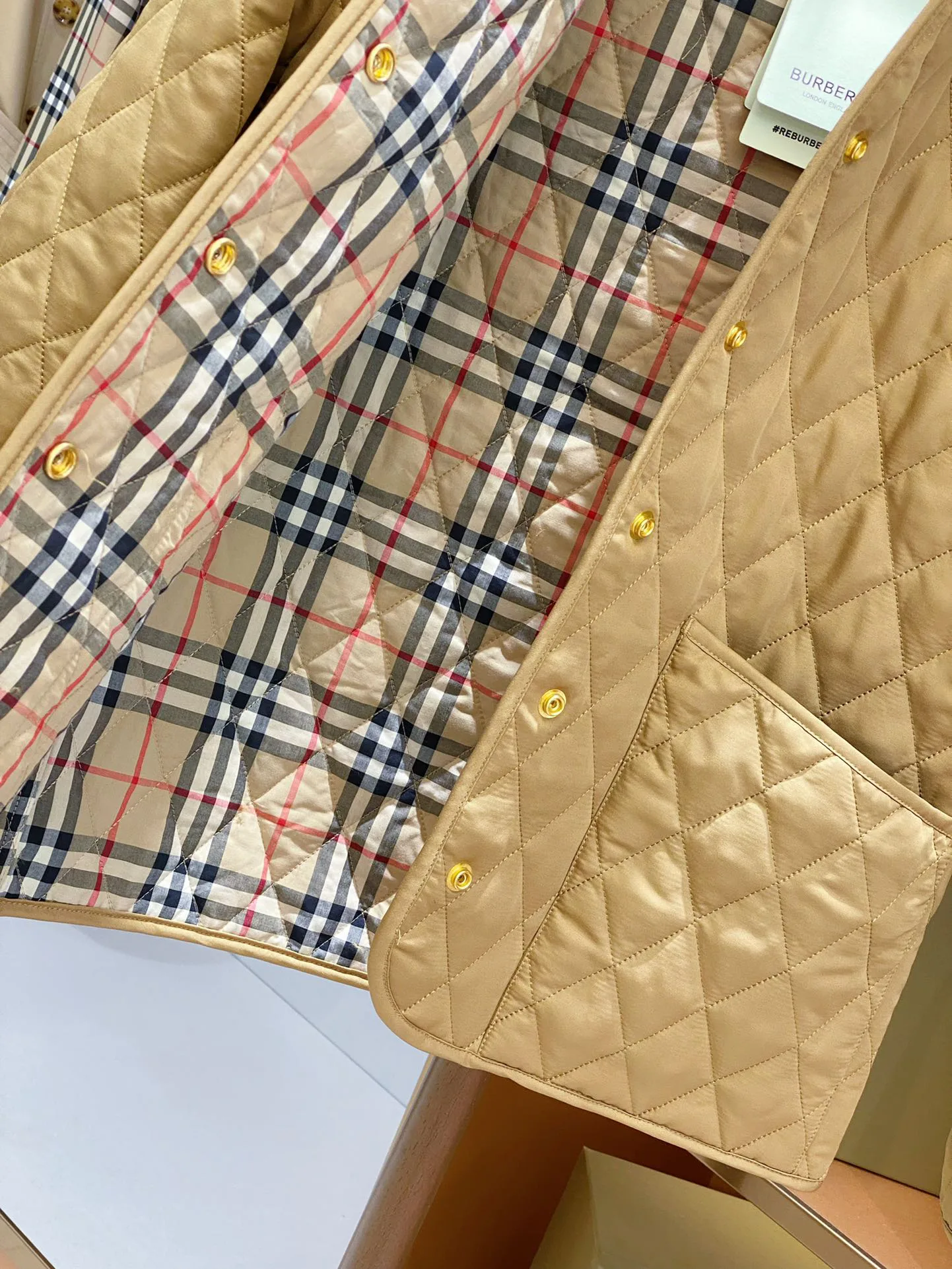 Women's Jackets And Down Jackets BURBERRY 18555682