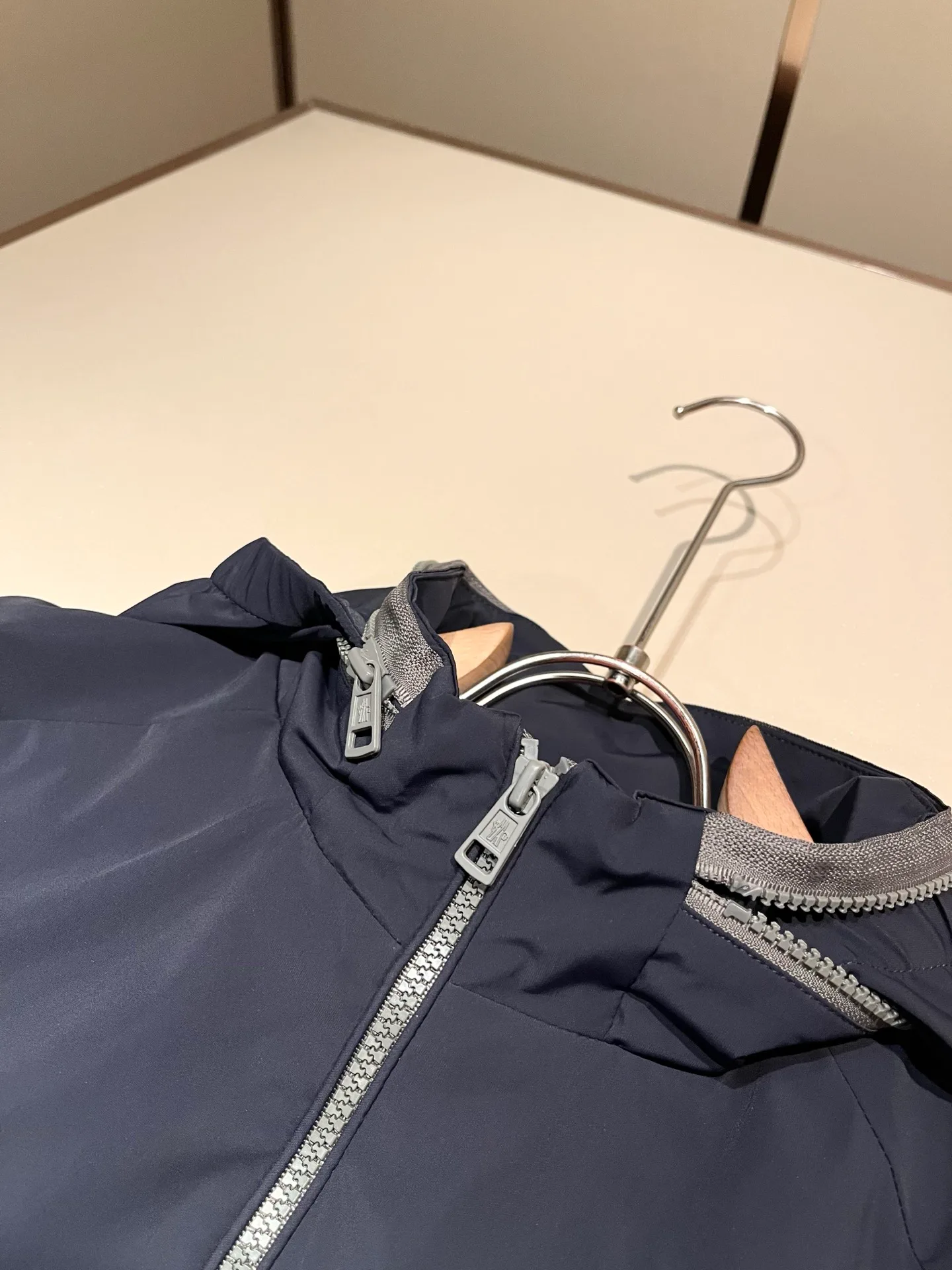 Men's Jackets And Down Jackets MONCLER 18343352