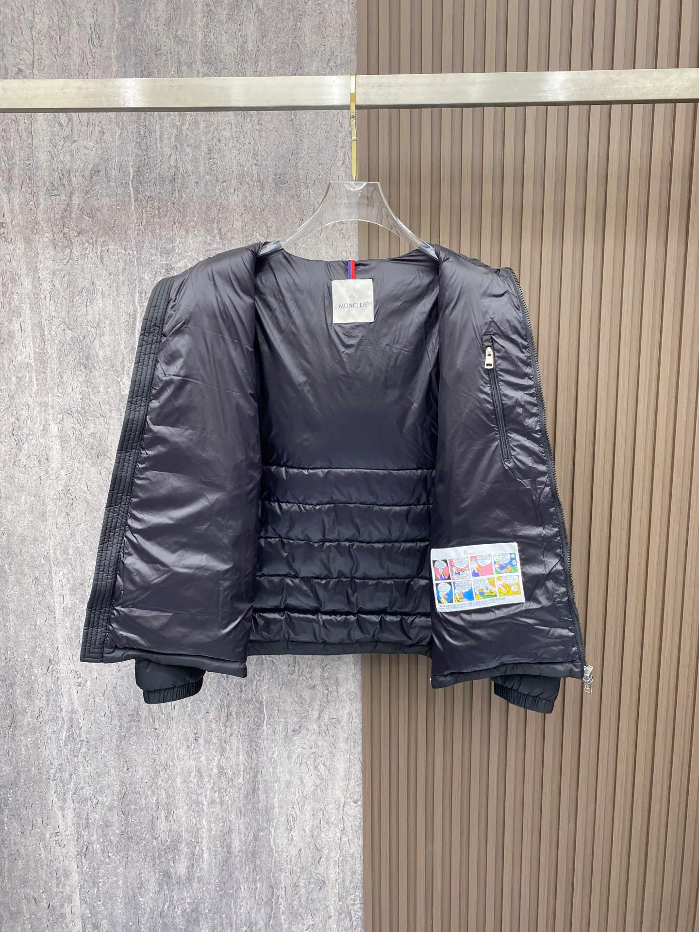 Куртки И Пуховики Мужские Moncler 18596390