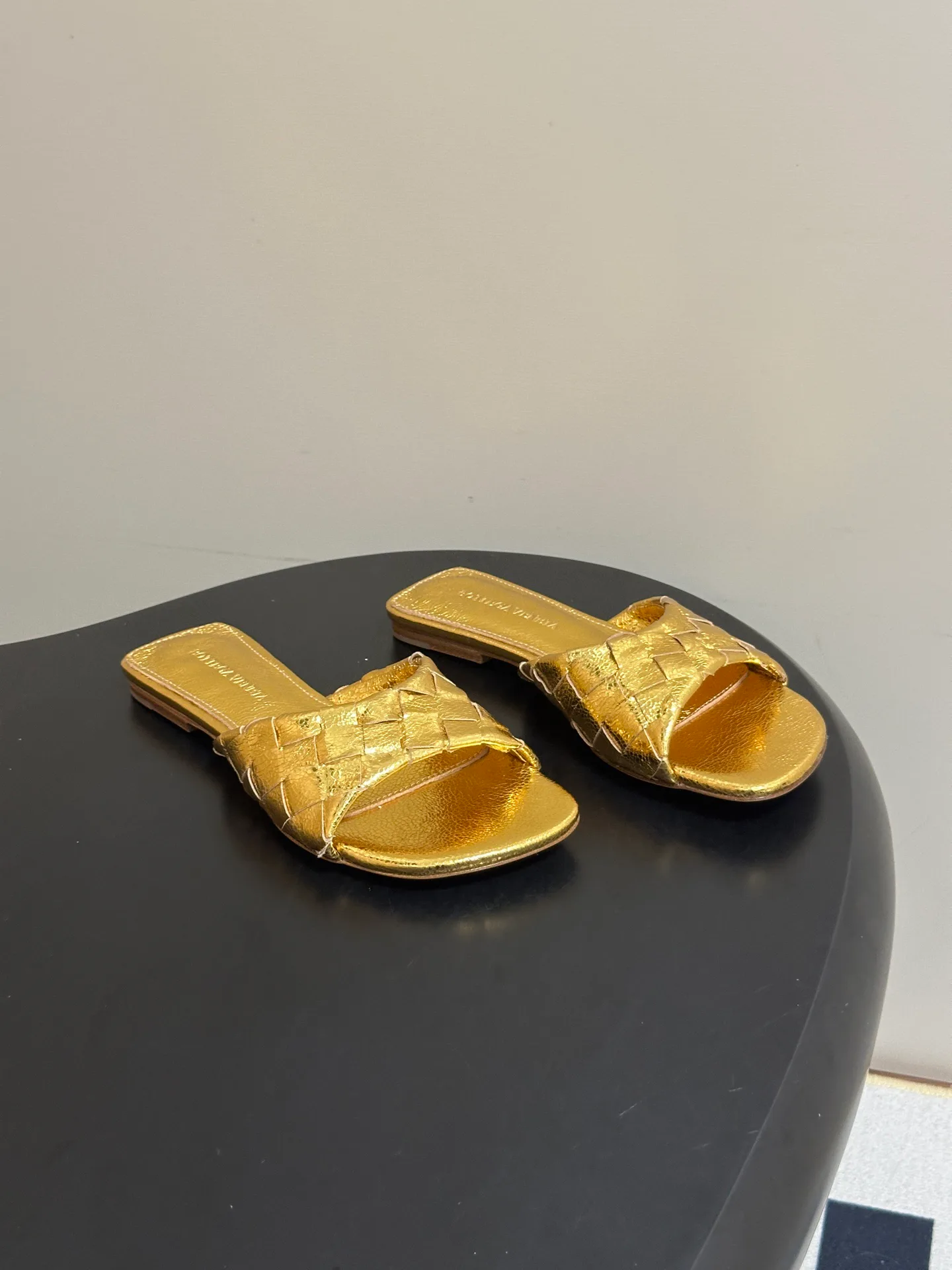 Women's Mules And Clogs BOTTEGA VENETA 18049579