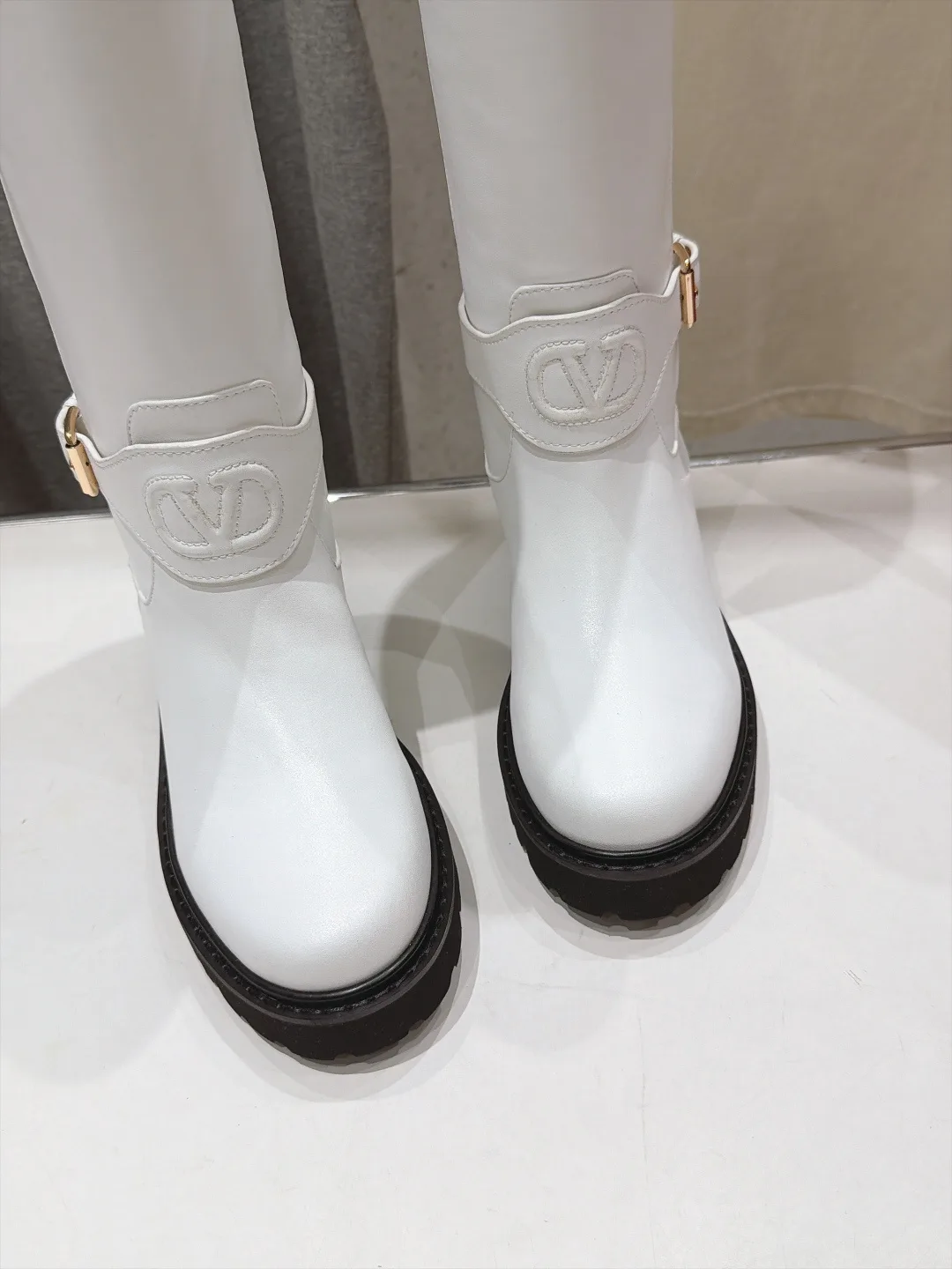 Women's Boots VALENTINO 18309292