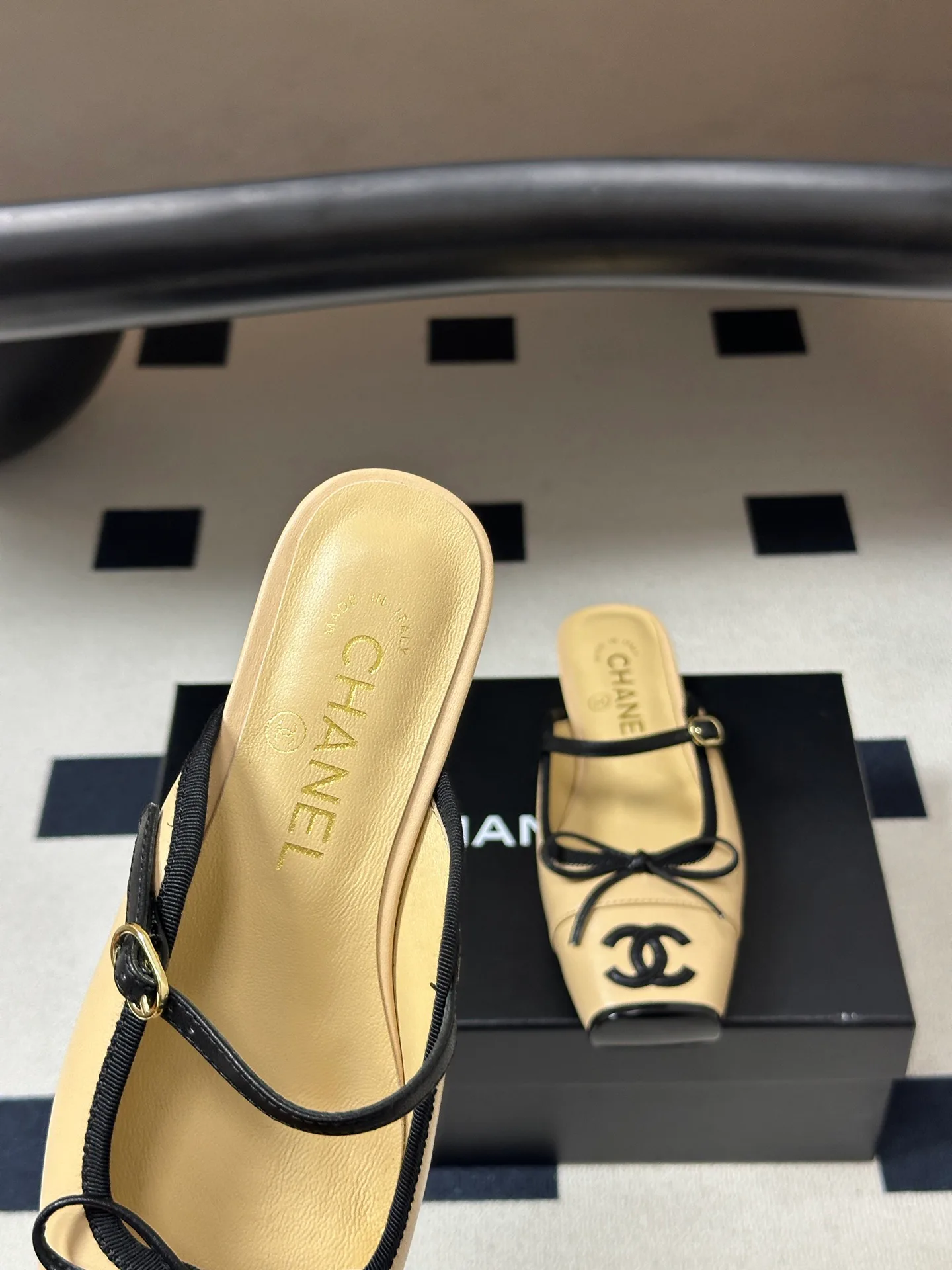 Women's Mules And Clogs CHANEL 17338407