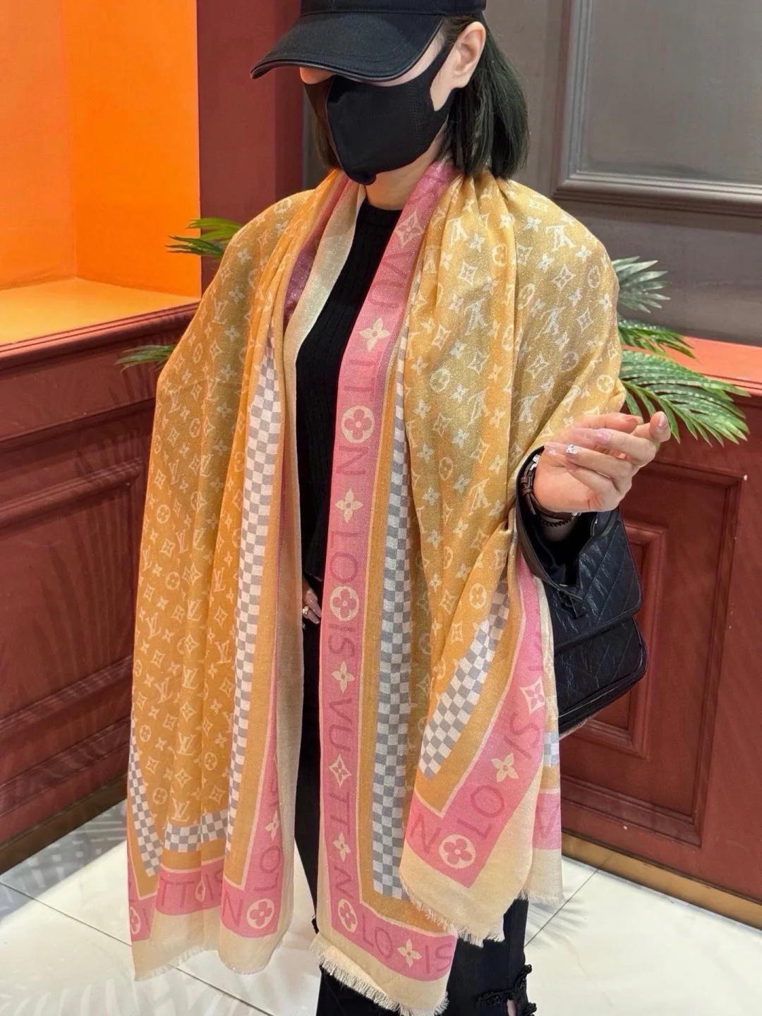 Scarves LOUIS VUITTON 17673183