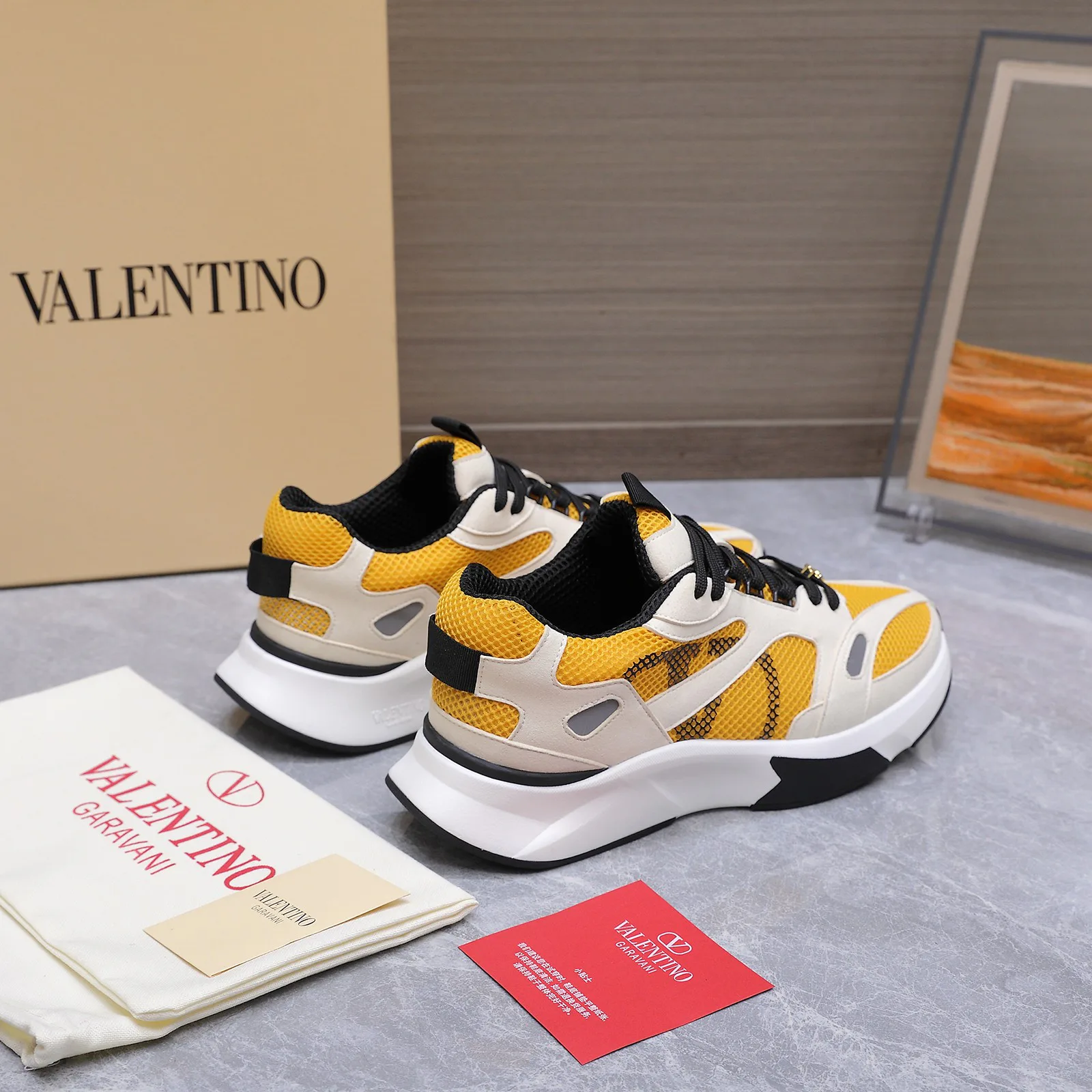 Men's Sneakers VALENTINO 17604594