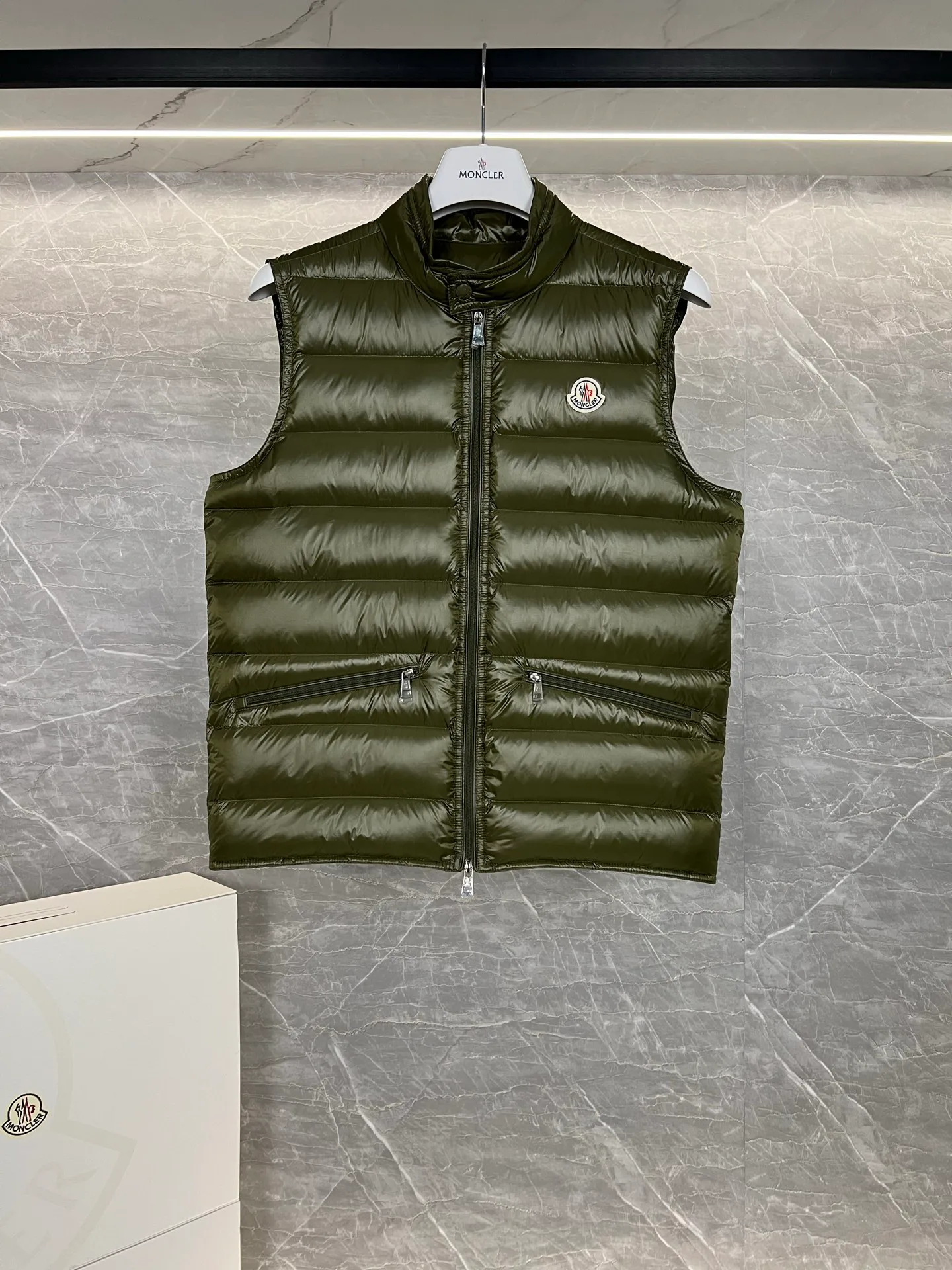 Women's Vests MONCLER 18111329