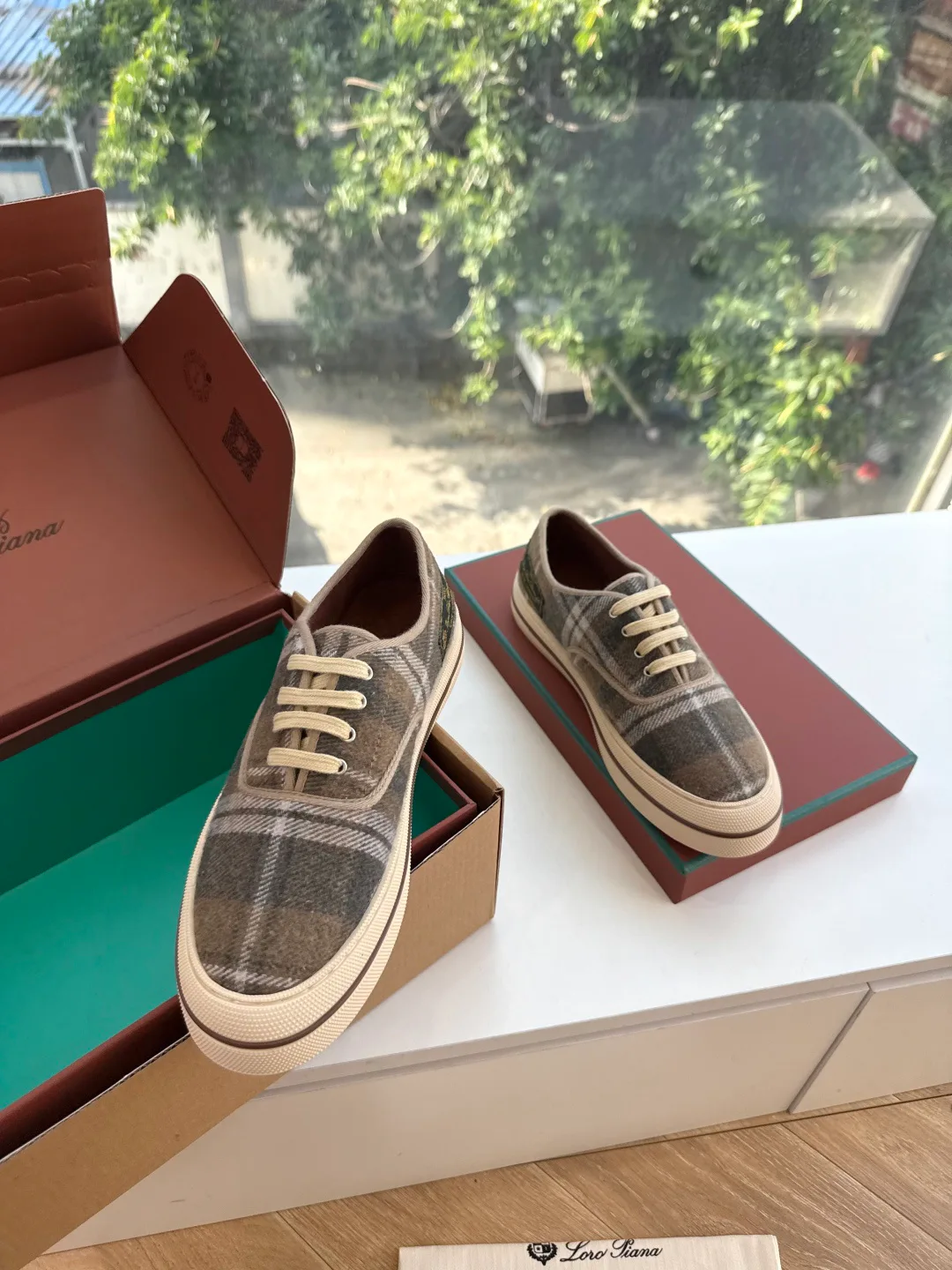 Women's Sneakers LORO PIANA 18356231