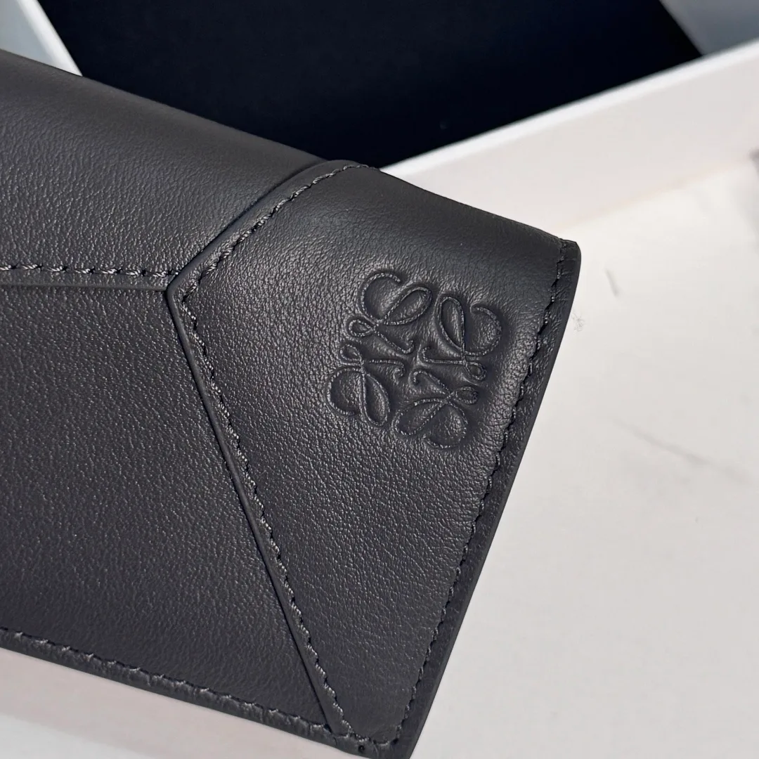 Women's Clutches LOEWE 17927430