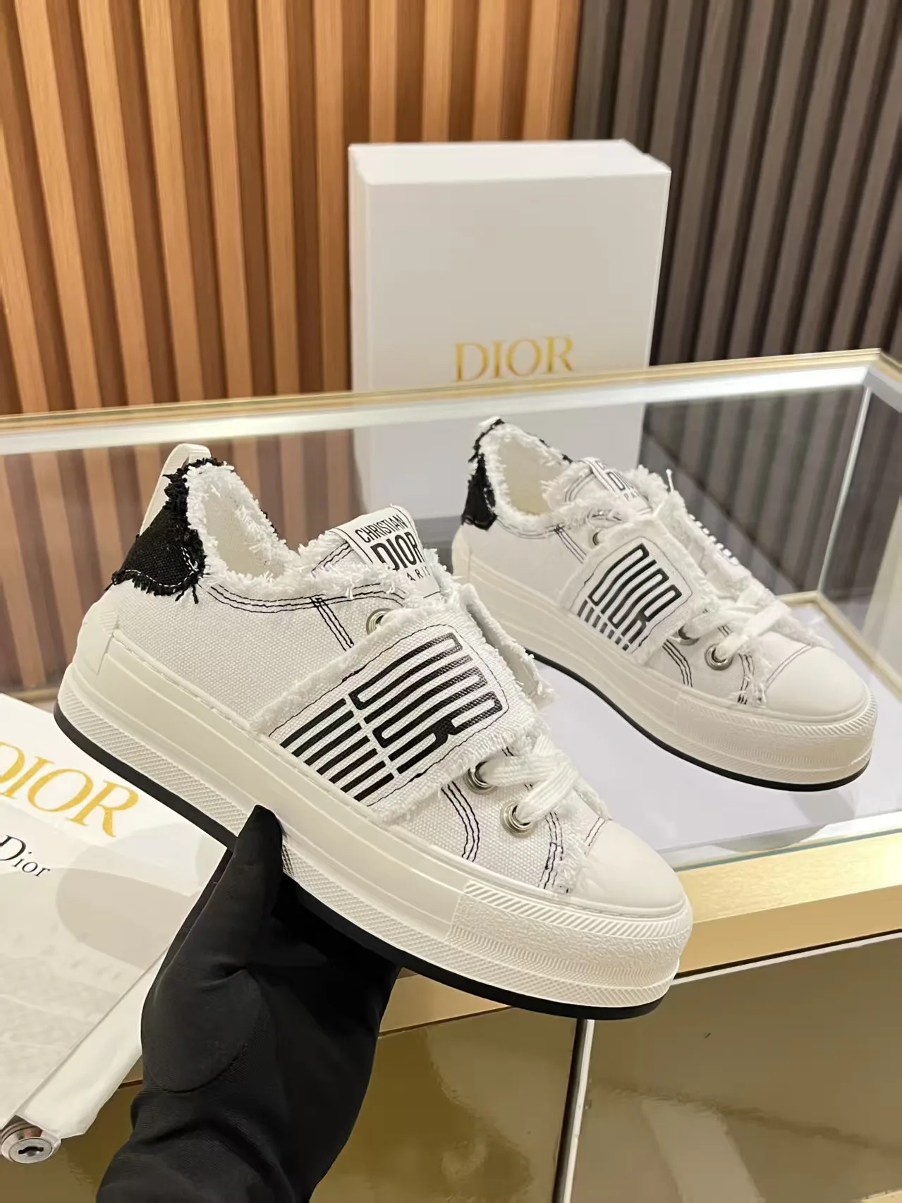 Women's Sneakers CHRISTIAN DIOR 18311537