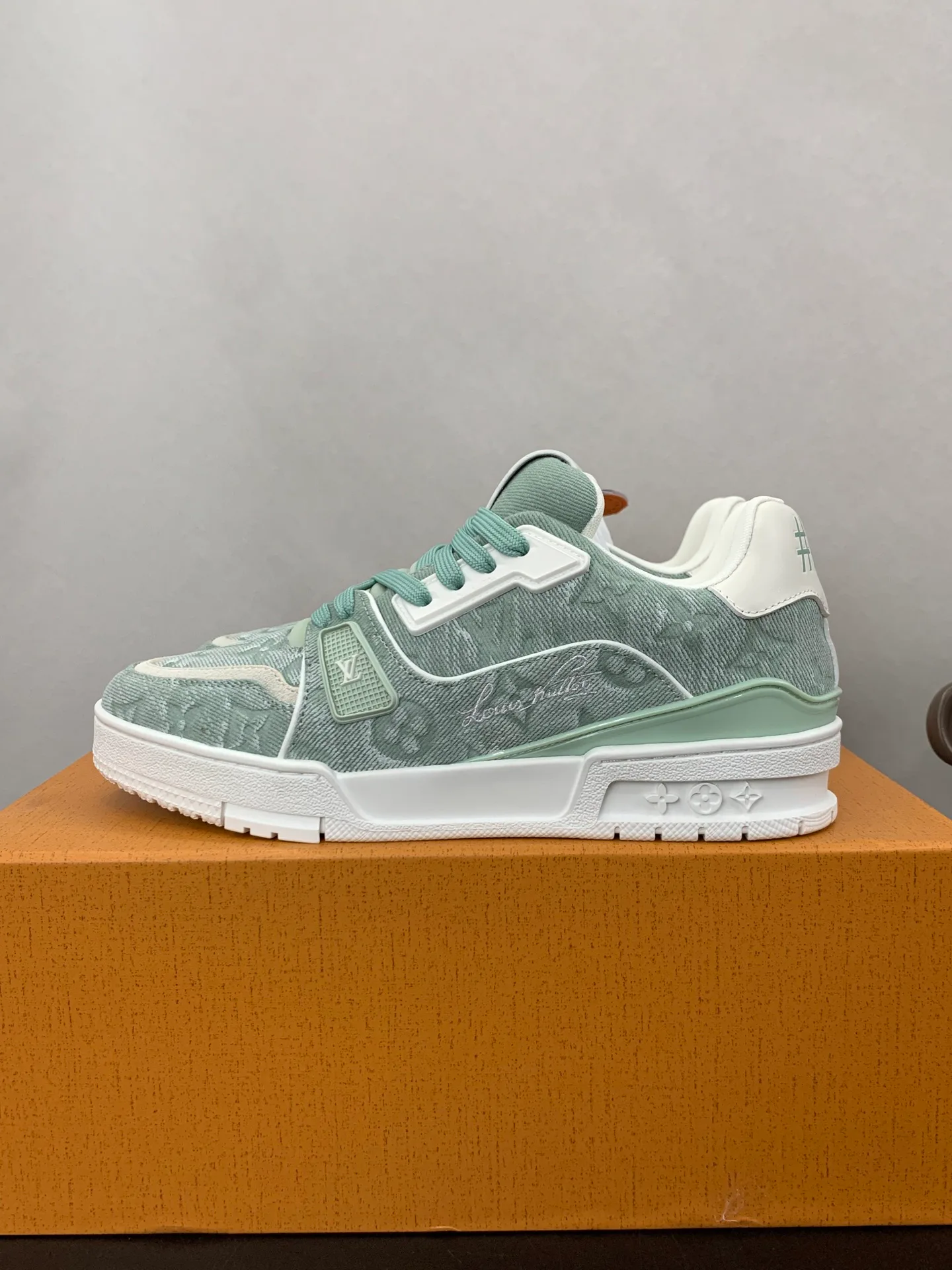 Women's Sneakers LOUIS VUITTON 17545277