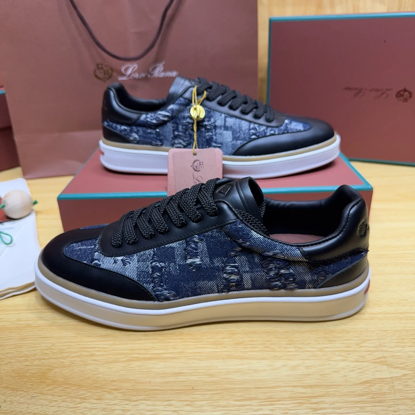 Women's Sneakers LORO PIANA 18263649